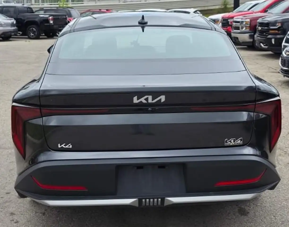Kia K4 снимка Kia K4
