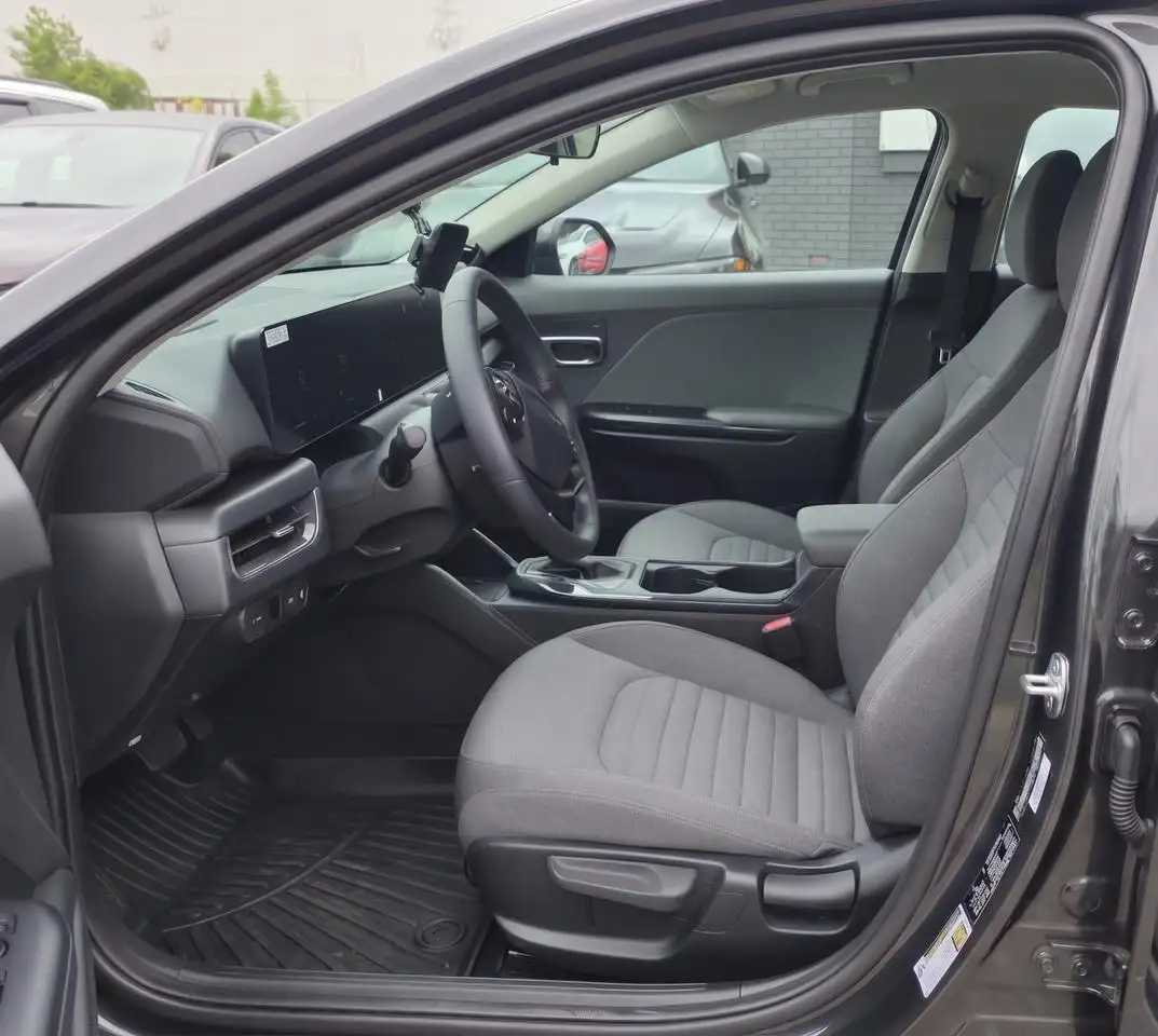 Kia K4 снимка Kia K4