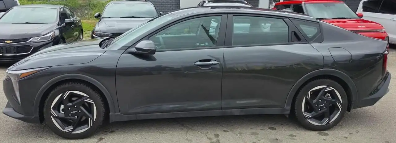 Kia K4 снимка Kia K4