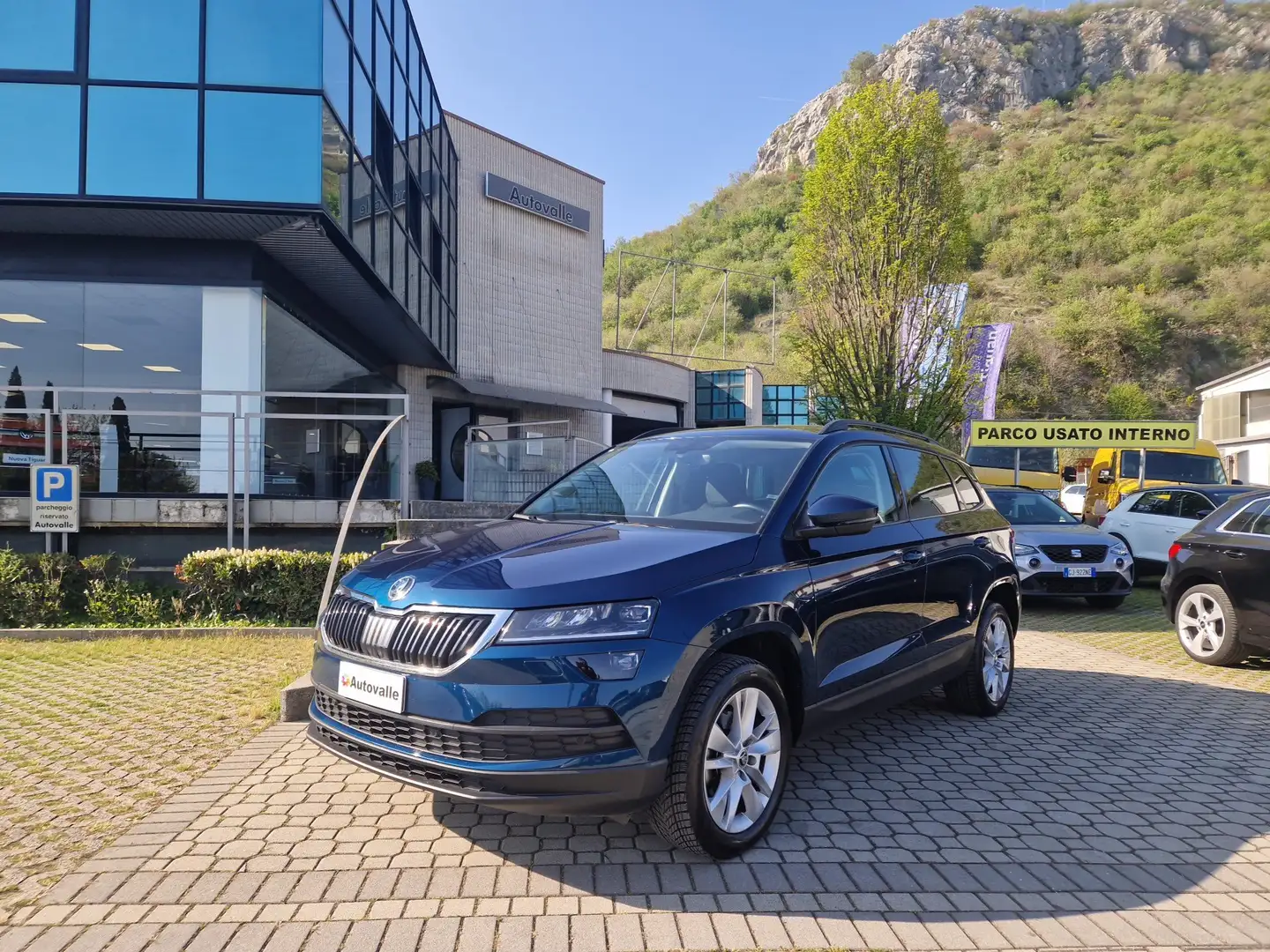 Skoda Karoq 2.0 TDI EVO SCR 115 CV DSG Executive Kék - 1