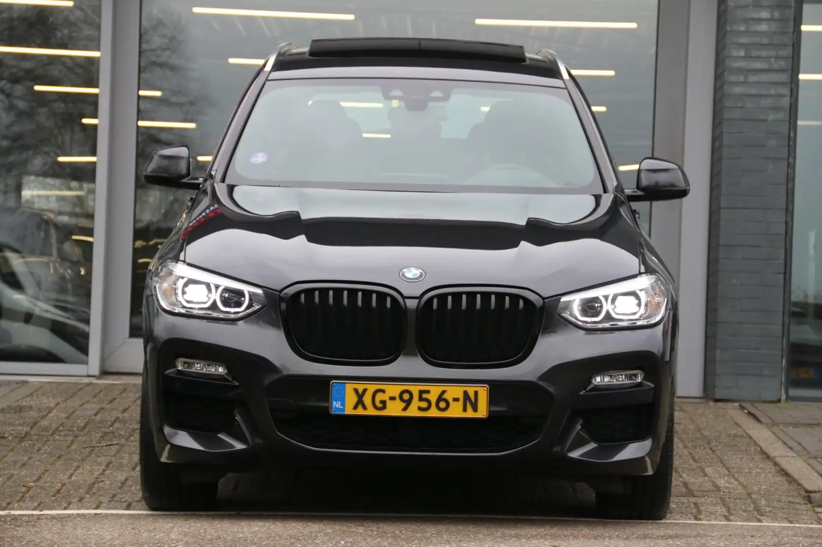 BMW X3 XDrive20i High Executive M-PAKKET PANO-DAK NL-AUTO Grau - 2