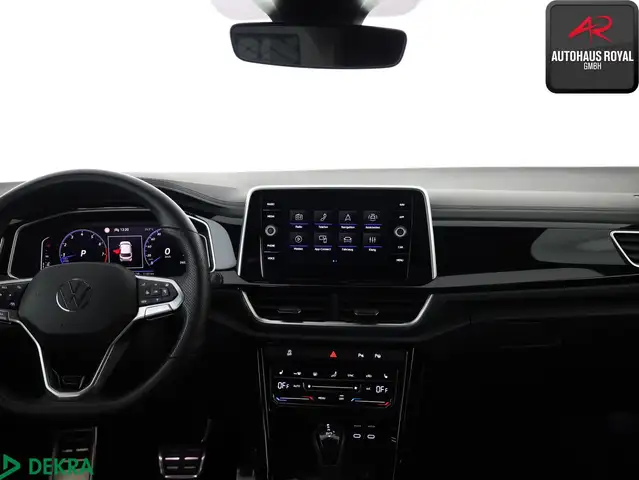 Volkswagen T-Roc view 9