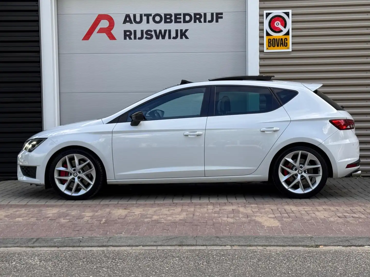 SEAT Leon 2.0 TSI Cupra 290 FR Pano/SeatSound/Alcantara Bianco - 2