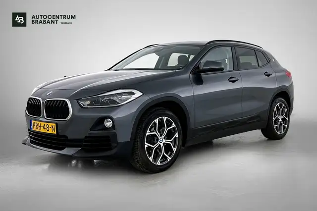BMW X2 SDrive18i Executive Edition (GROOT-NAVIGATIE, STOE