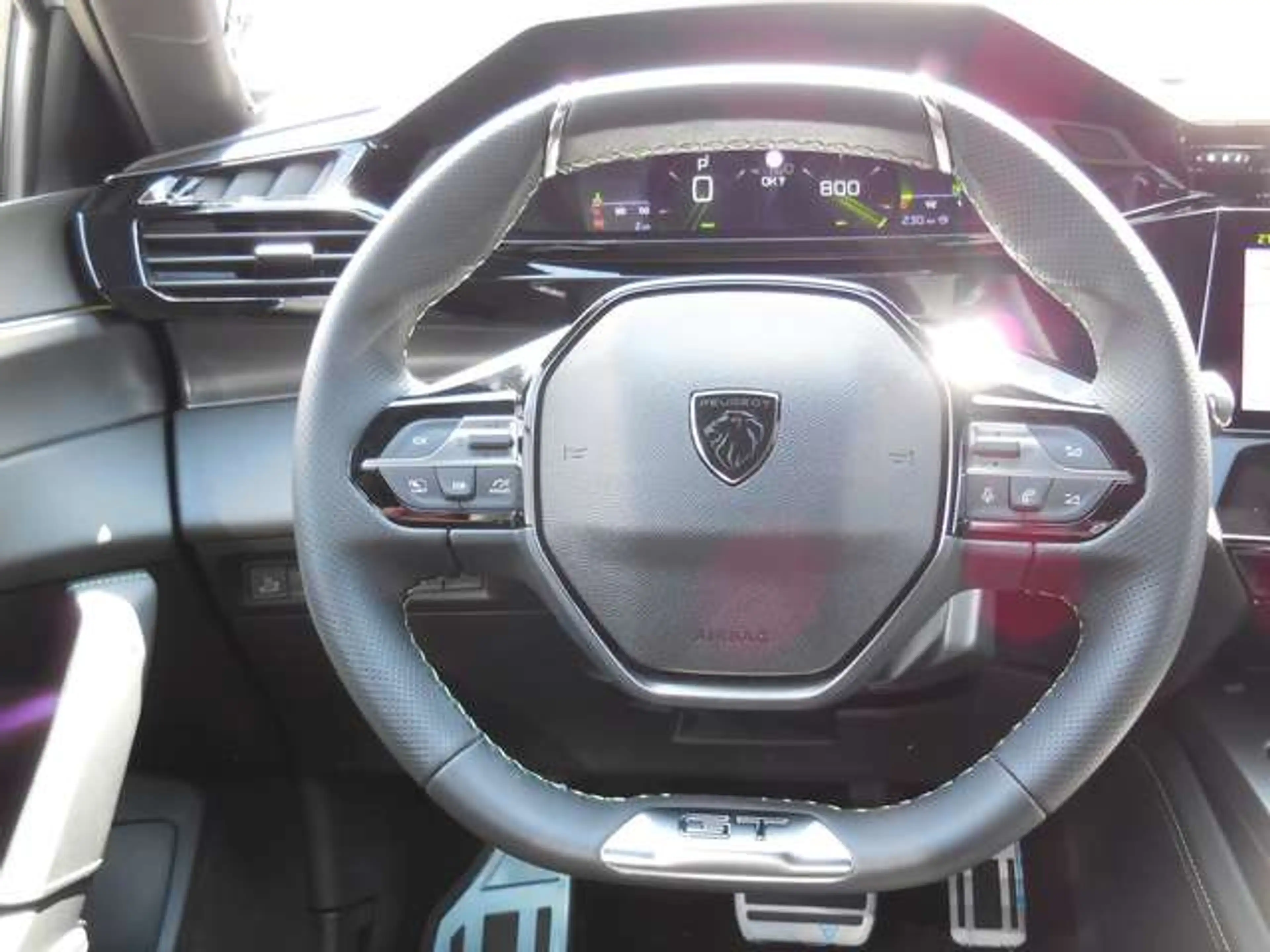 Peugeot 308 SW GT Hybrid 145 e-DSC6*360° Kam.-Schiebedach* — photo 9