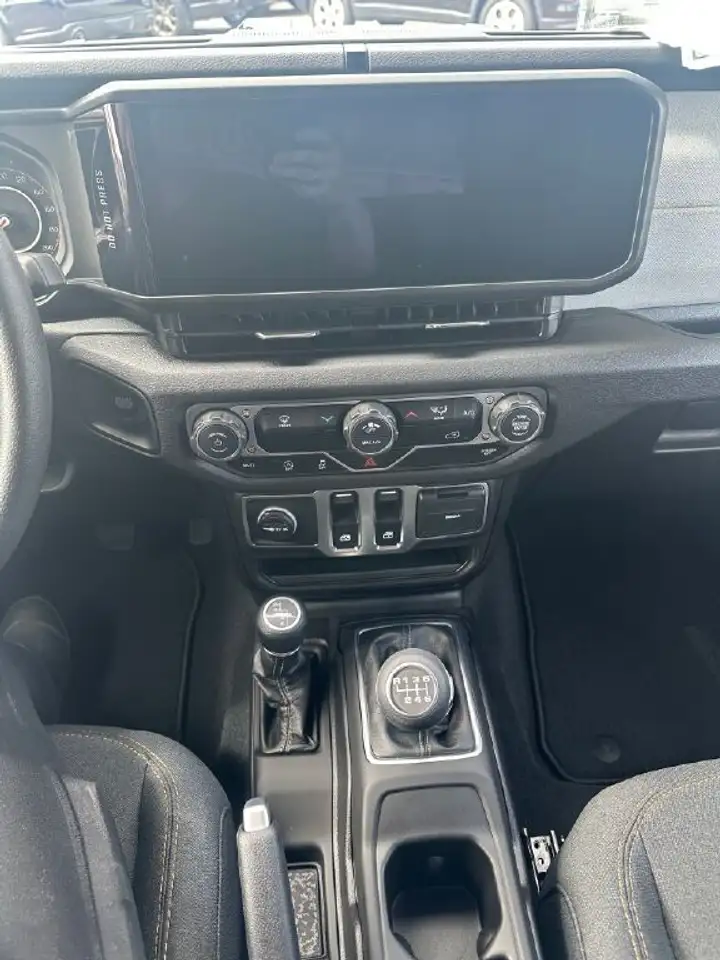 Jeep Wrangler снимка Jeep Wrangler