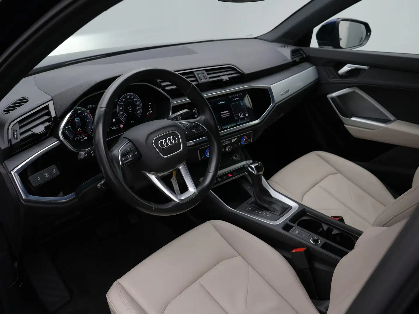 Audi Q3 45 TFSI e 245 pk S-tronic edition | Leder | Achter Blauw - 2