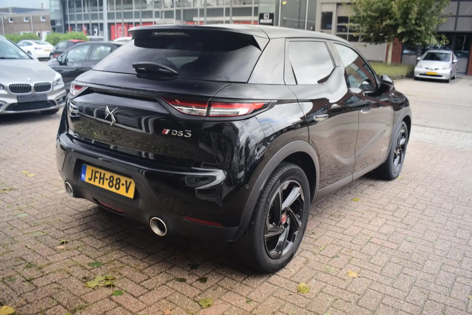 DS Automobiles DS 3 Crossback 1.2 PureTech Grand Chic | LED VISON | NAVI | CLIMA Noir - 2