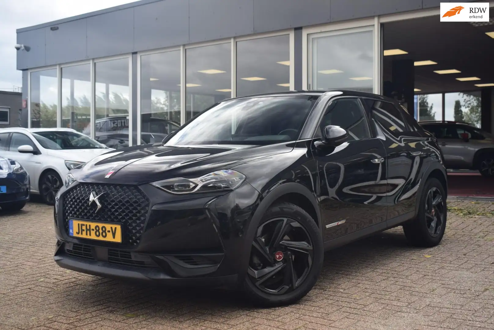 DS Automobiles DS 3 Crossback 1.2 PureTech Grand Chic | LED VISON | NAVI | CLIMA Noir - 1