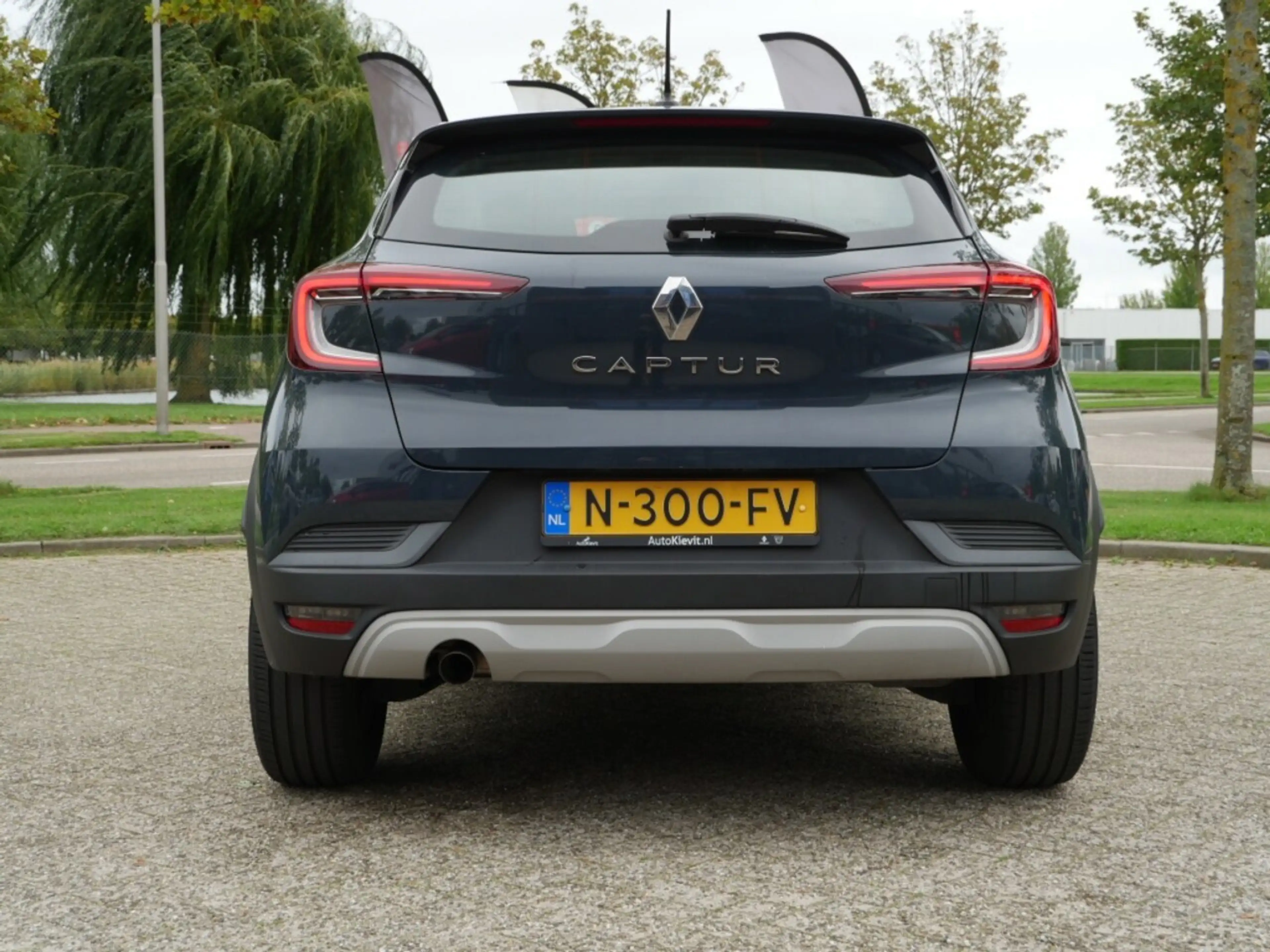 Renault Captur 1.0 TCe 90 Zen — photo 13