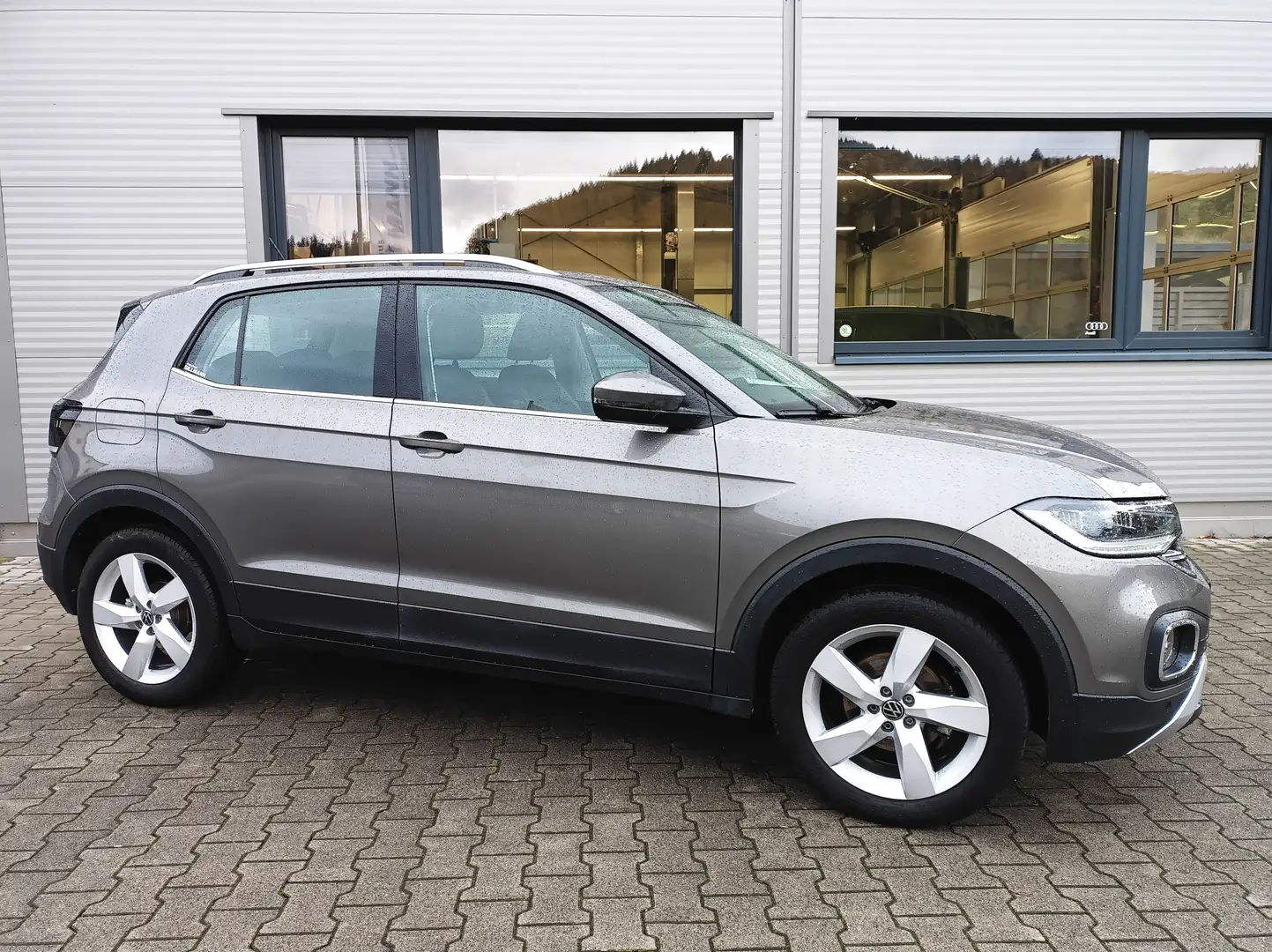 Volkswagen T-Cross 1.0 TSI Style LED/App-Connect/Kamera/ACC Grau - 2
