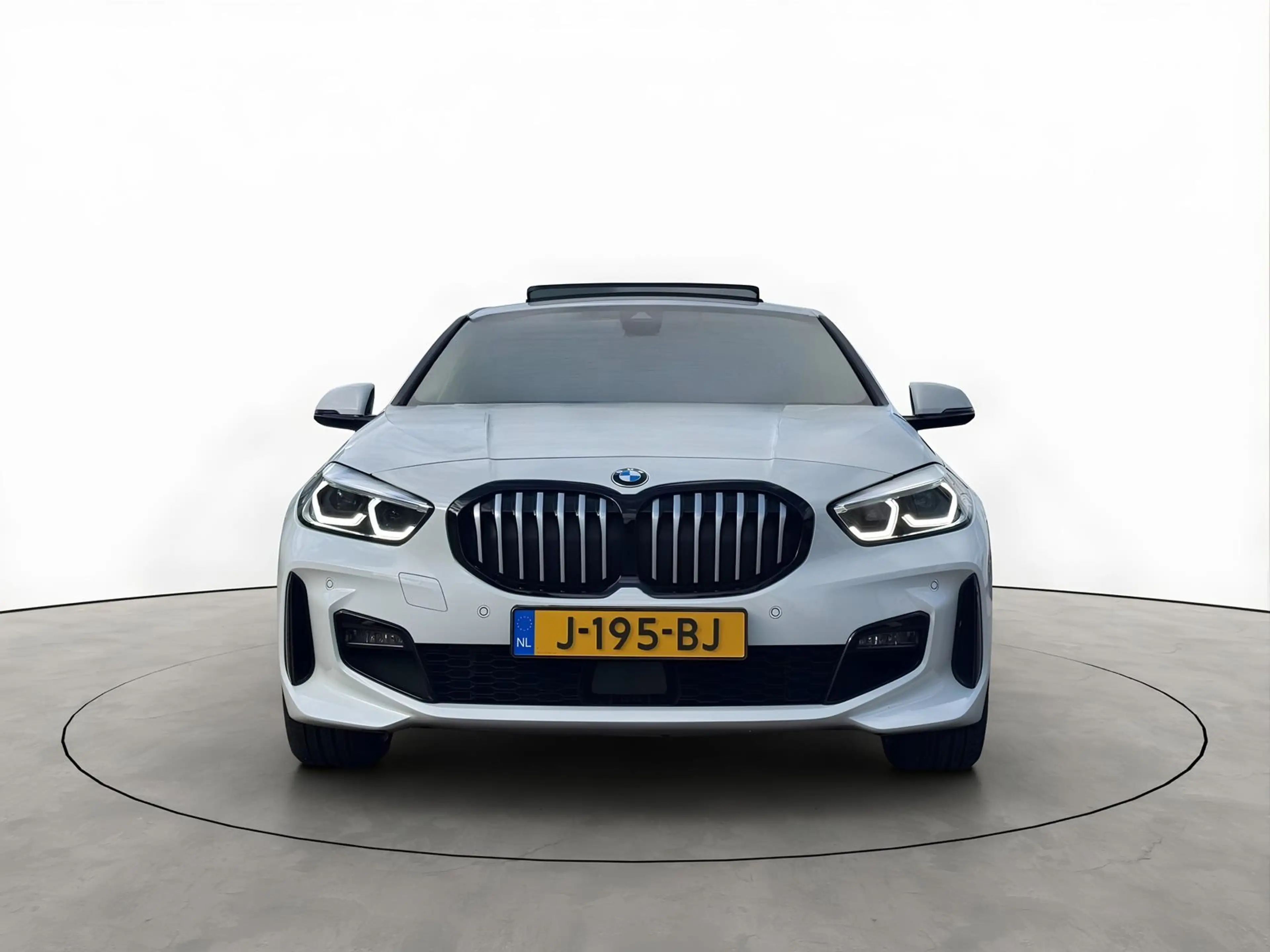 BMW 118 1-serie 118i 140PK M-Sport Shadow Pano Harman-Kard — photo 8
