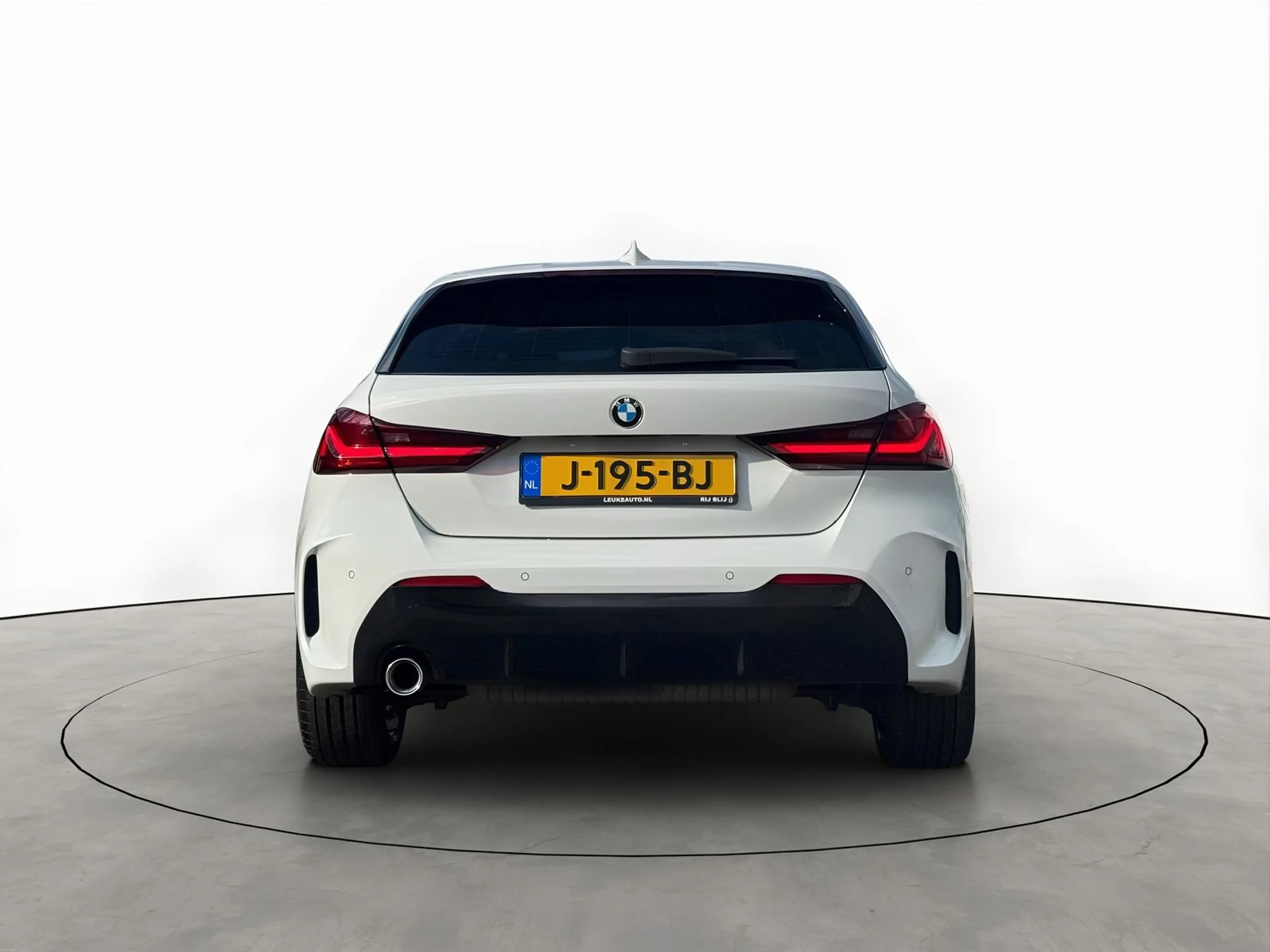 BMW 118 1-serie 118i 140PK M-Sport Shadow Pano Harman-Kard — photo 4