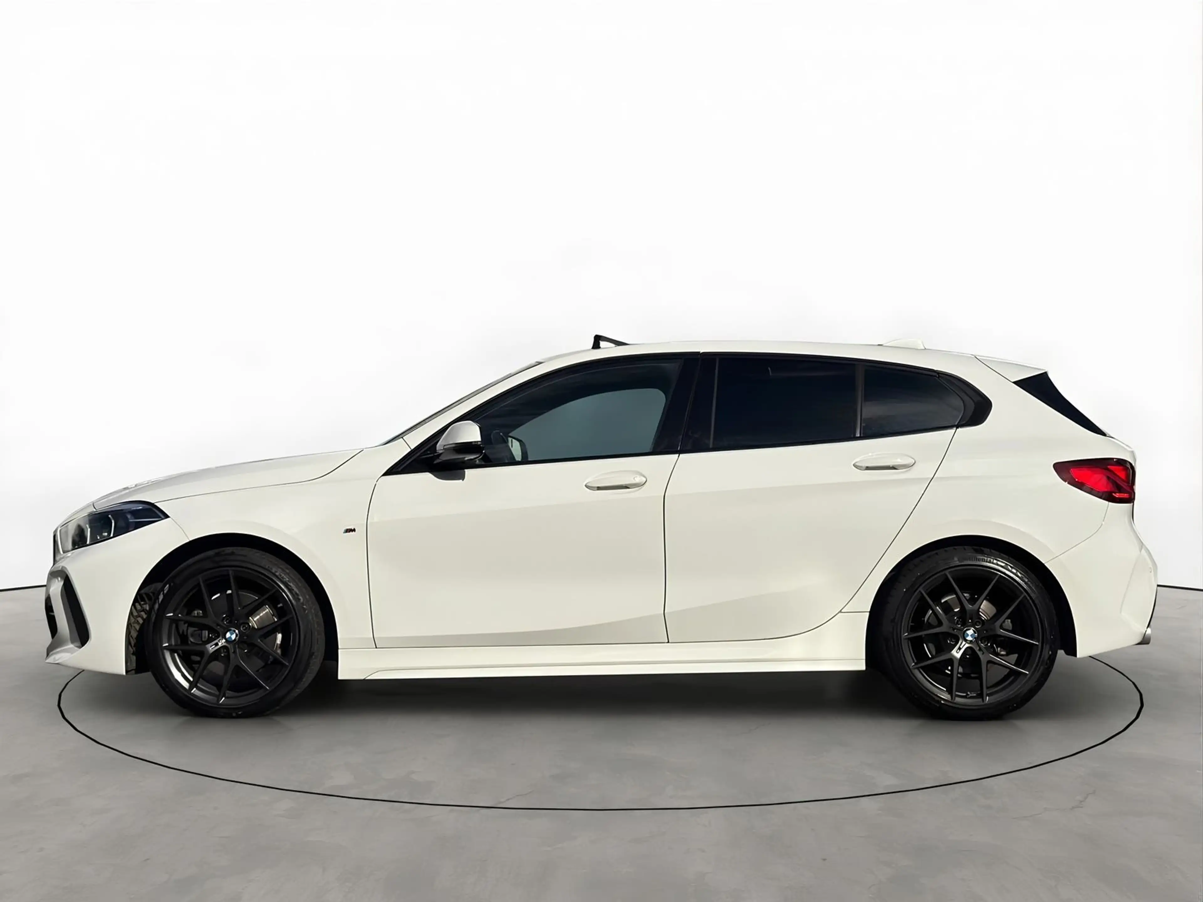 BMW 118 1-serie 118i 140PK M-Sport Shadow Pano Harman-Kard — photo 2