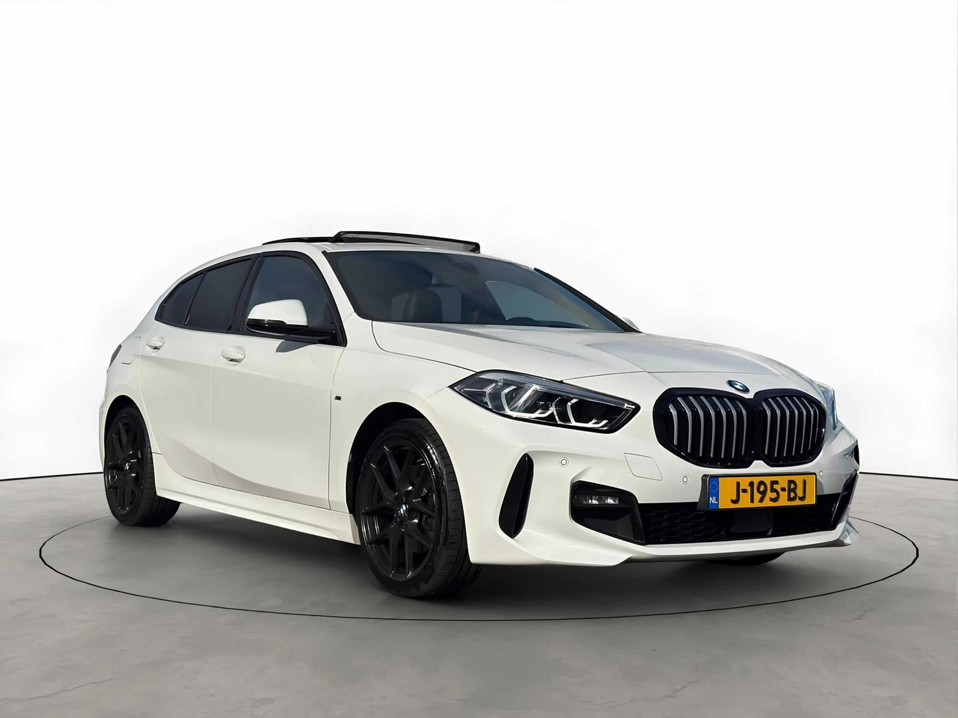 BMW 118 1-serie 118i 140PK M-Sport Shadow Pano Harman-Kard — photo 7