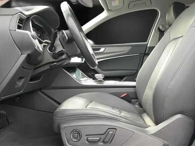 Audi A6 view 13