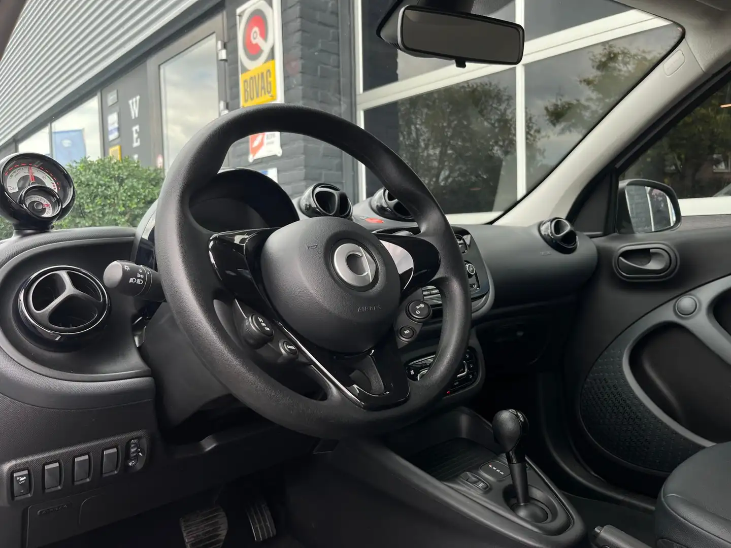 smart forFour EQ Essential 18 kWh, Automaat, Airco, Cruise, Lede Wit - 2