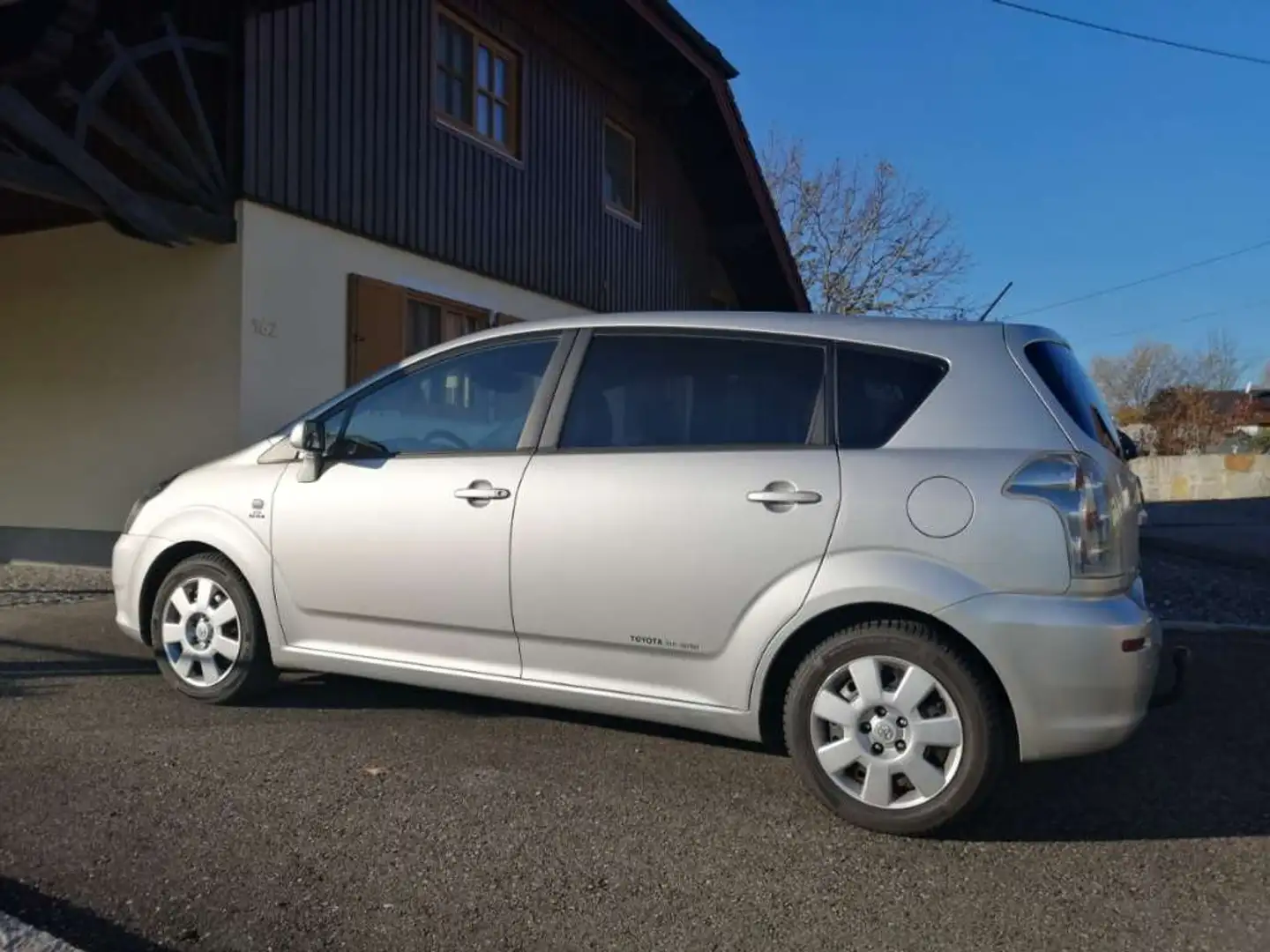 Toyota Corolla Verso Corolla Verso 2,0 D-4D Linea Luna Ds. Linea Luna Silber - 2