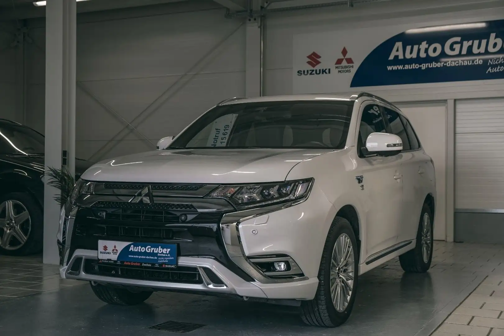 Mitsubishi Outlander Outlander PHEV Top 4WD LED*PDC*Spur*Sthz*360°*BT Weiß - 2