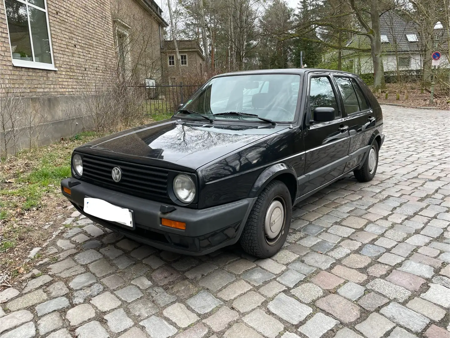 Volkswagen Golf GL - 1