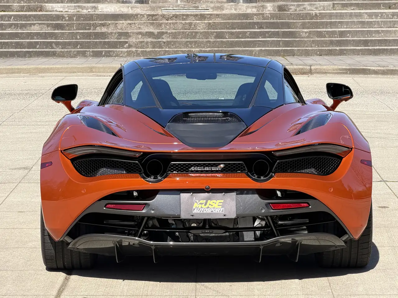 McLaren 720S снимка McLaren 720S