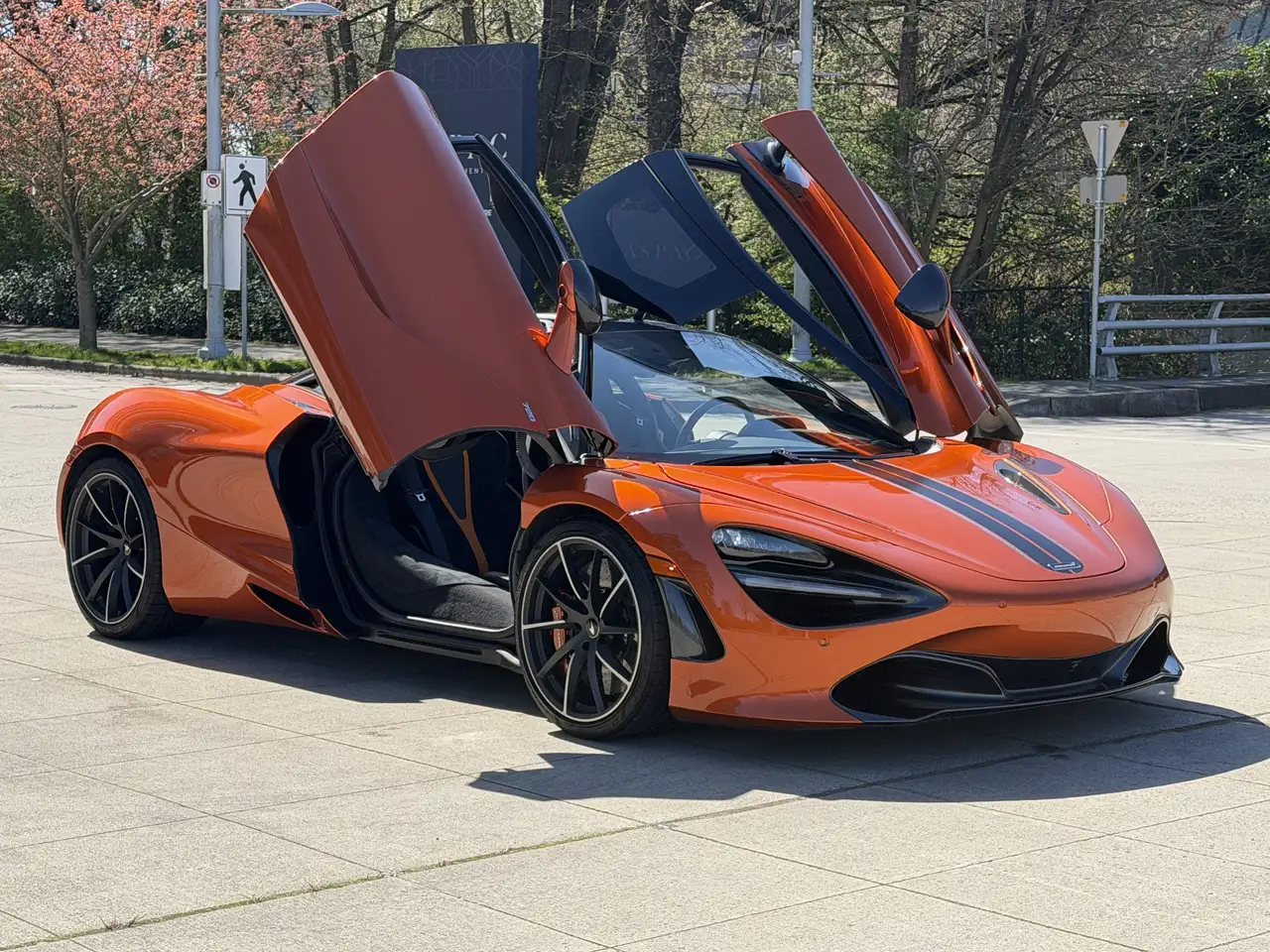 McLaren 720S снимка McLaren 720S