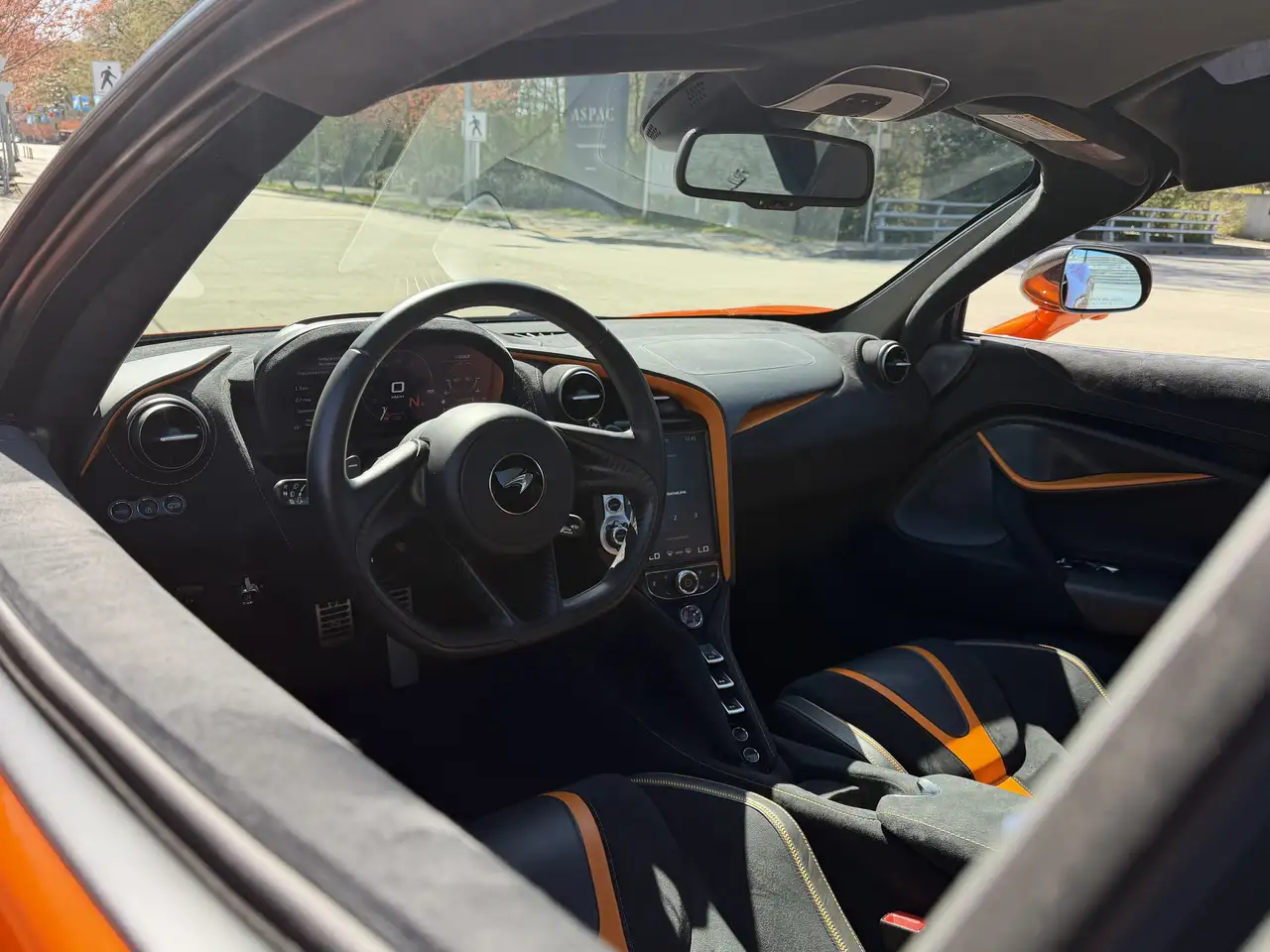 McLaren 720S снимка McLaren 720S
