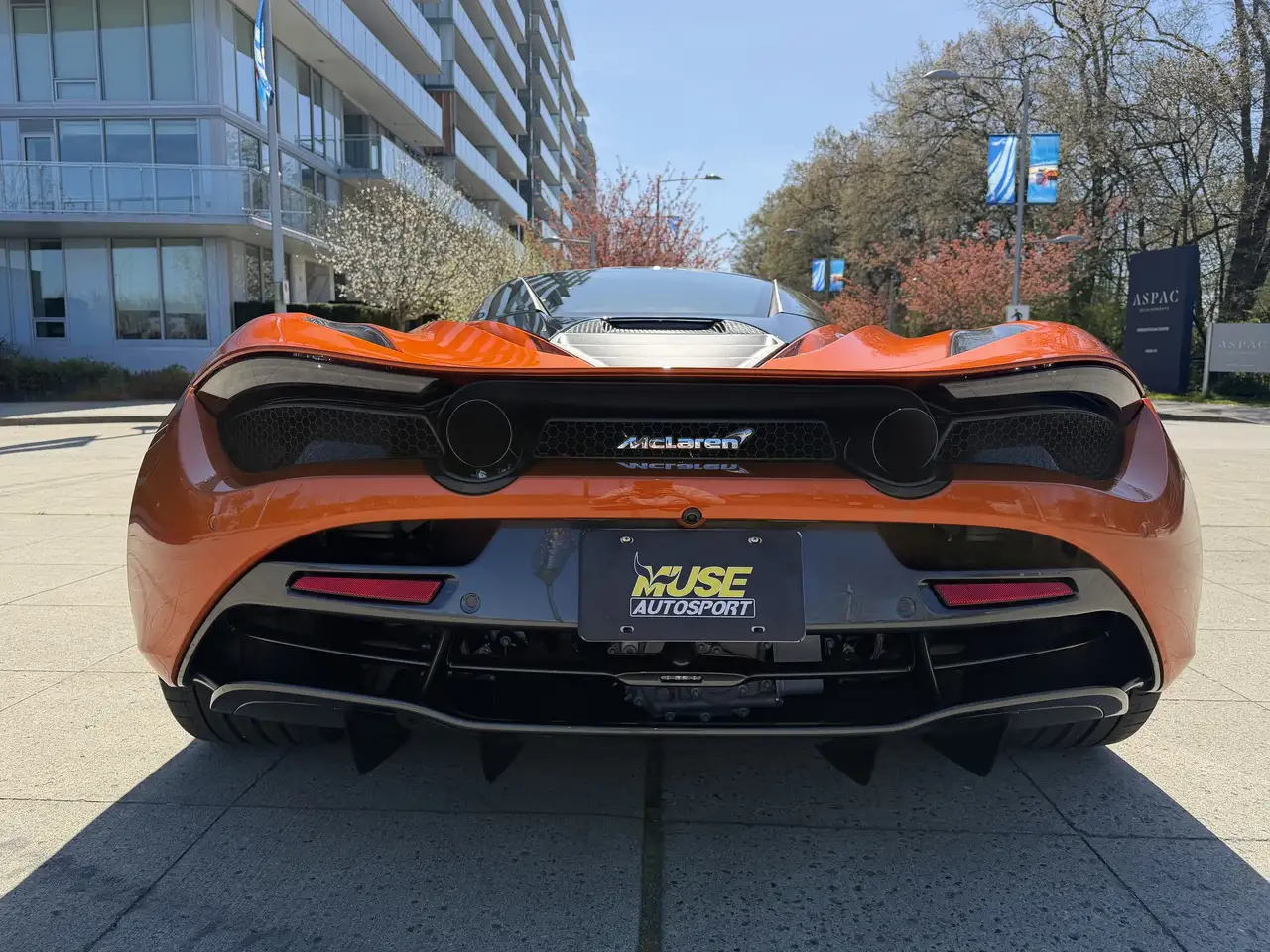 McLaren 720S снимка McLaren 720S