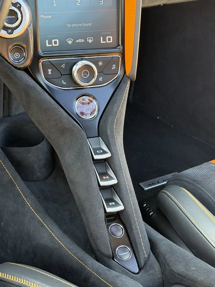 McLaren 720S снимка McLaren 720S