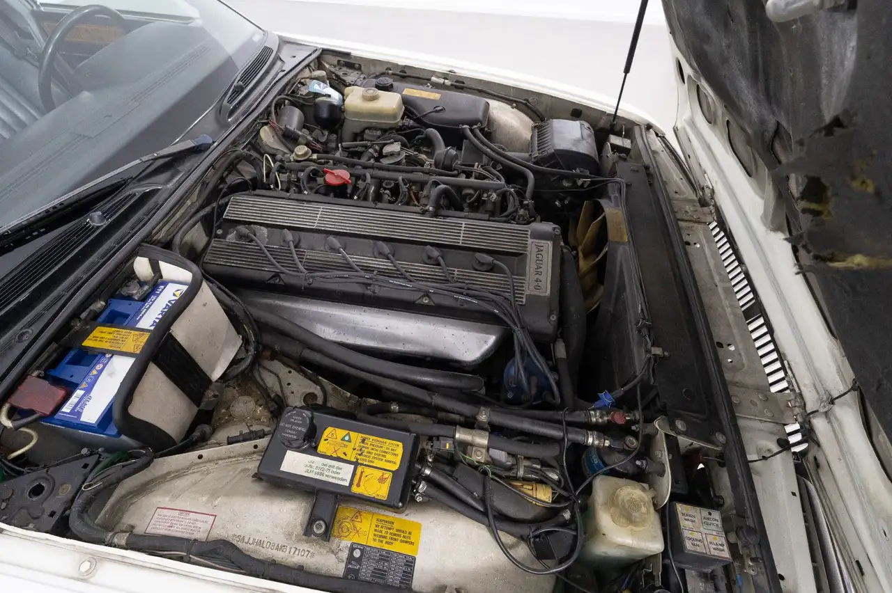 Jaguar XJ40, foto 7