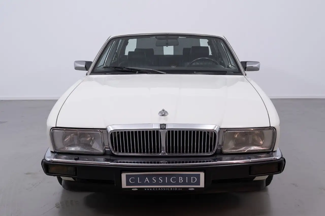 Jaguar XJ40, foto 3