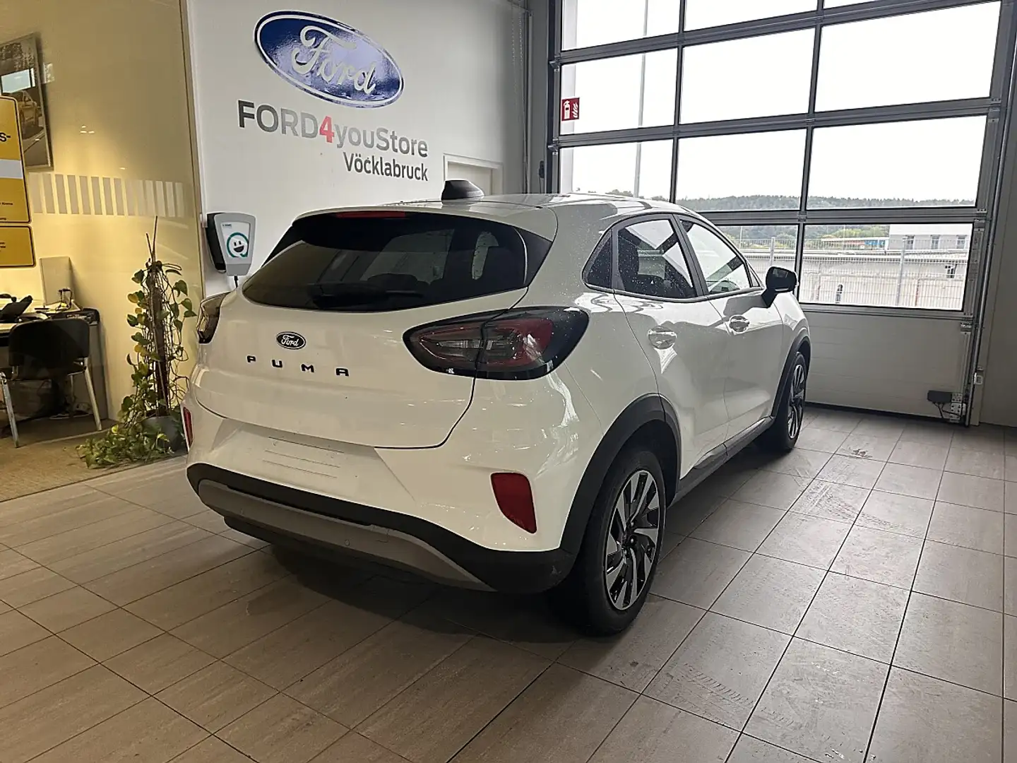Ford Puma 1,0 EcoBoost Hybrid Titanium Weiß - 2