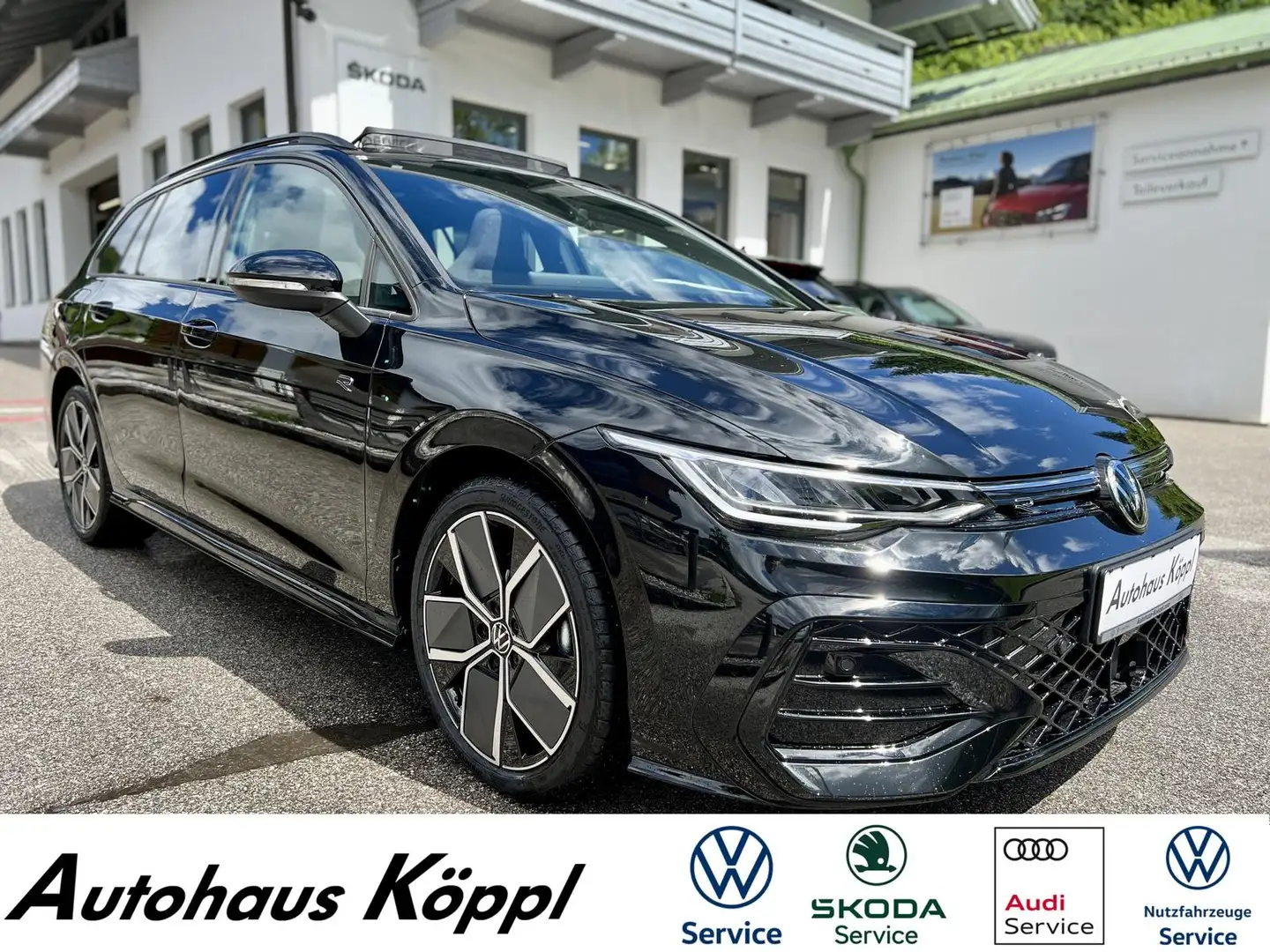 Volkswagen Golf 1.5 TSI DSG R-Line Variant Pano AHK LED RFK Nero - 1