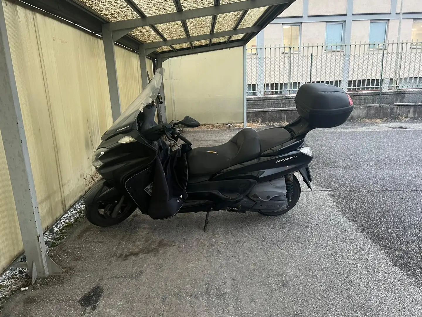 Yamaha Majesty 400 ABS Noir - 1