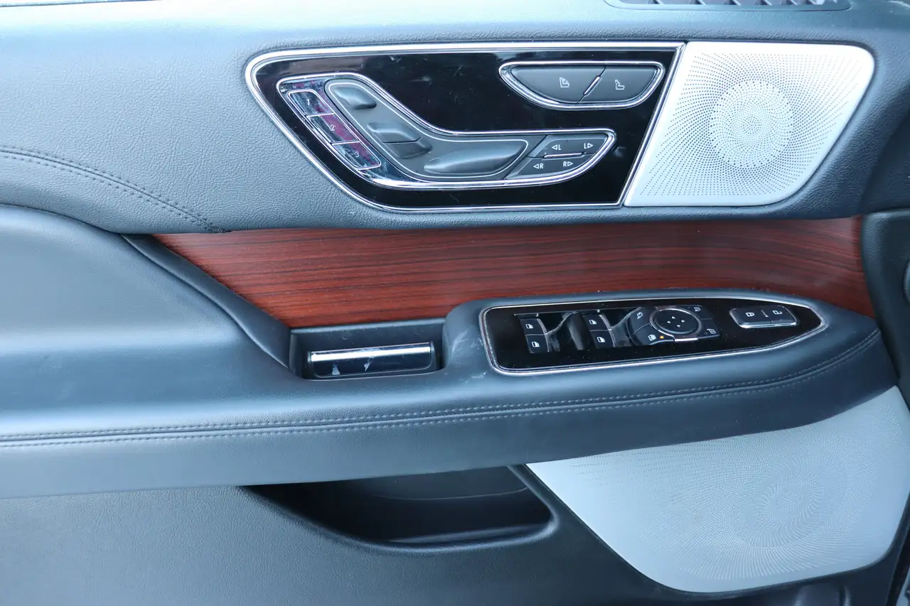 Lincoln Navigator снимка Lincoln Navigator