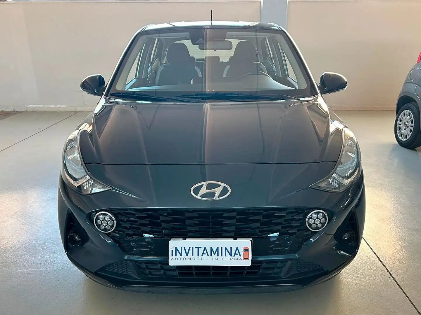 Hyundai i10 1.0 mpi Tech Gris - 2