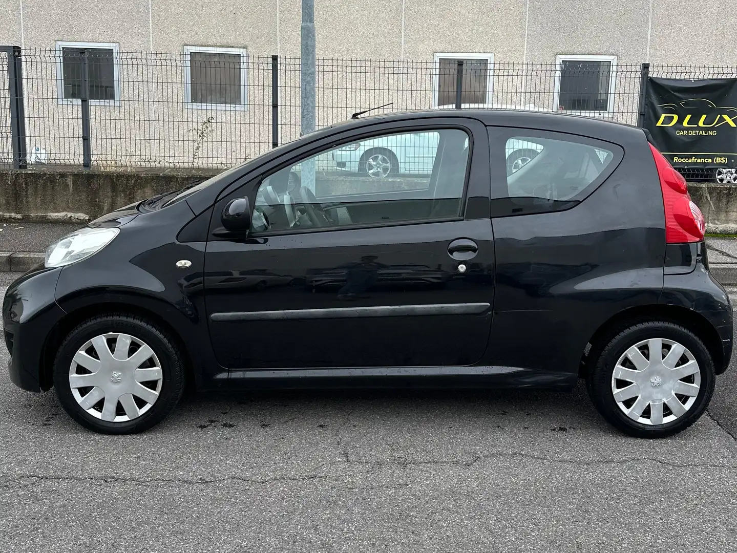 Peugeot 107 NEOPATENTATI UNICO PROPRIETARIO Black - 2