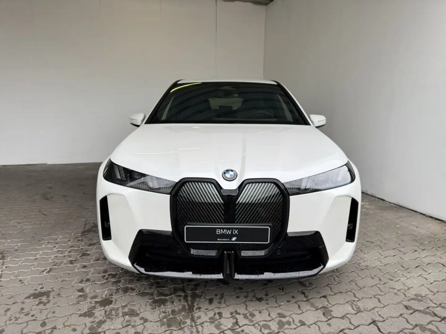 BMW iX xDrive45 **Tageszulassung 25%** Blanco - 2