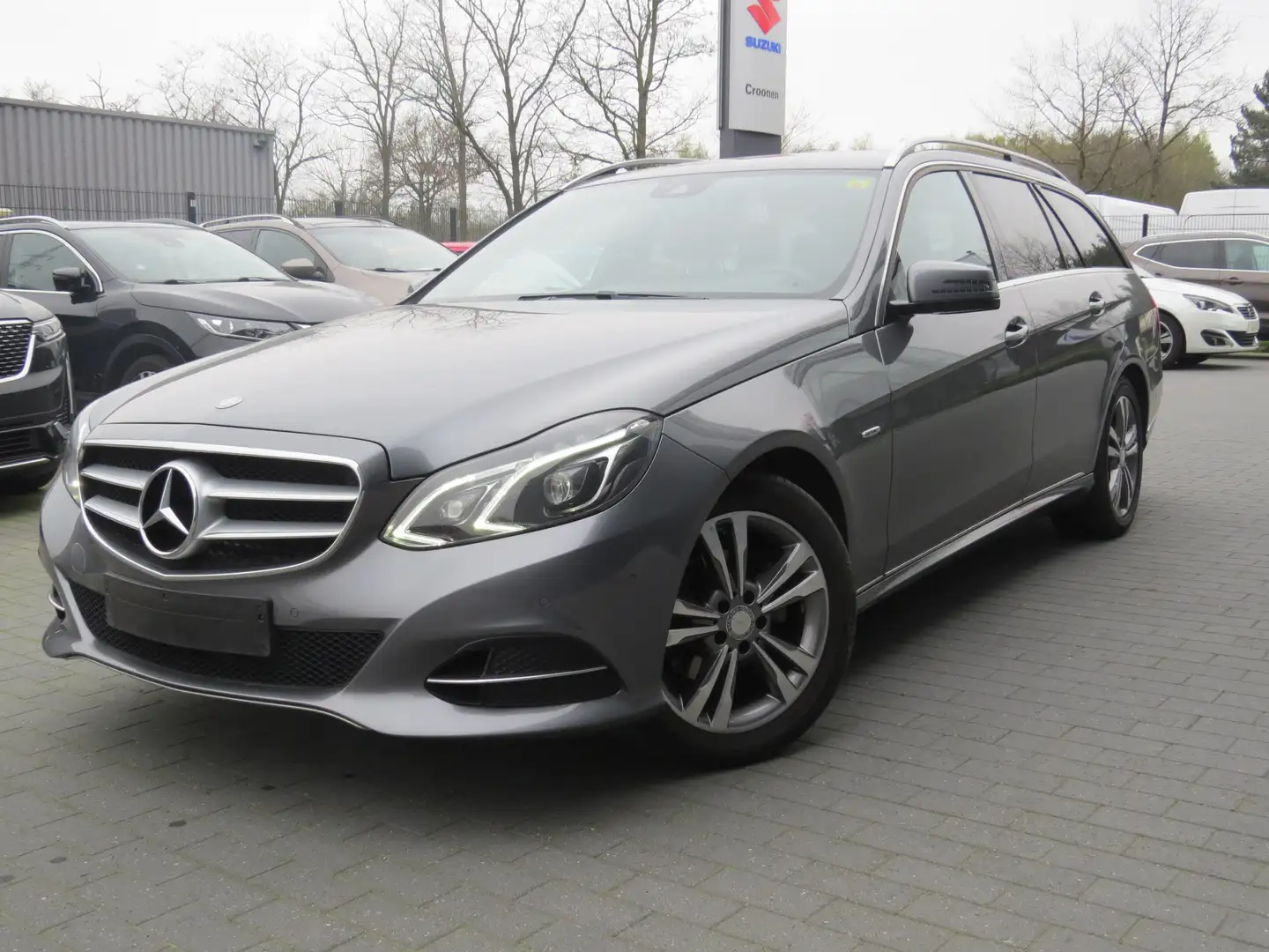 Mercedes-Benz E 200 d Grau - 1