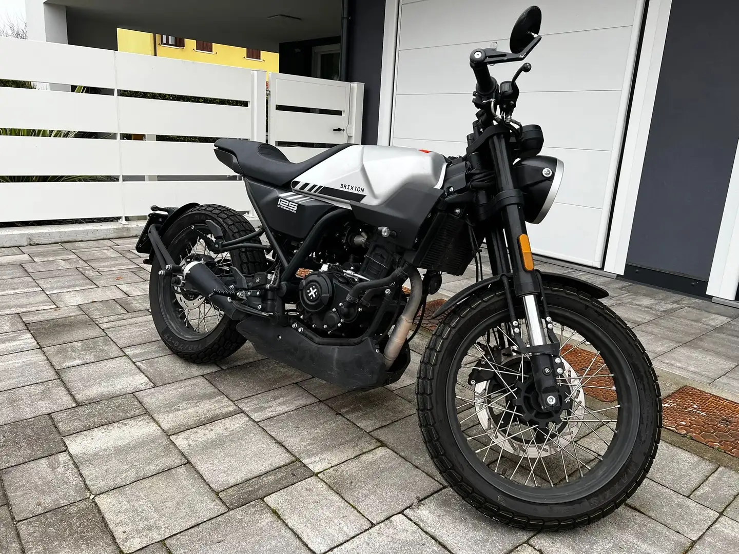 Brixton Crossfire 125 Gri - 1