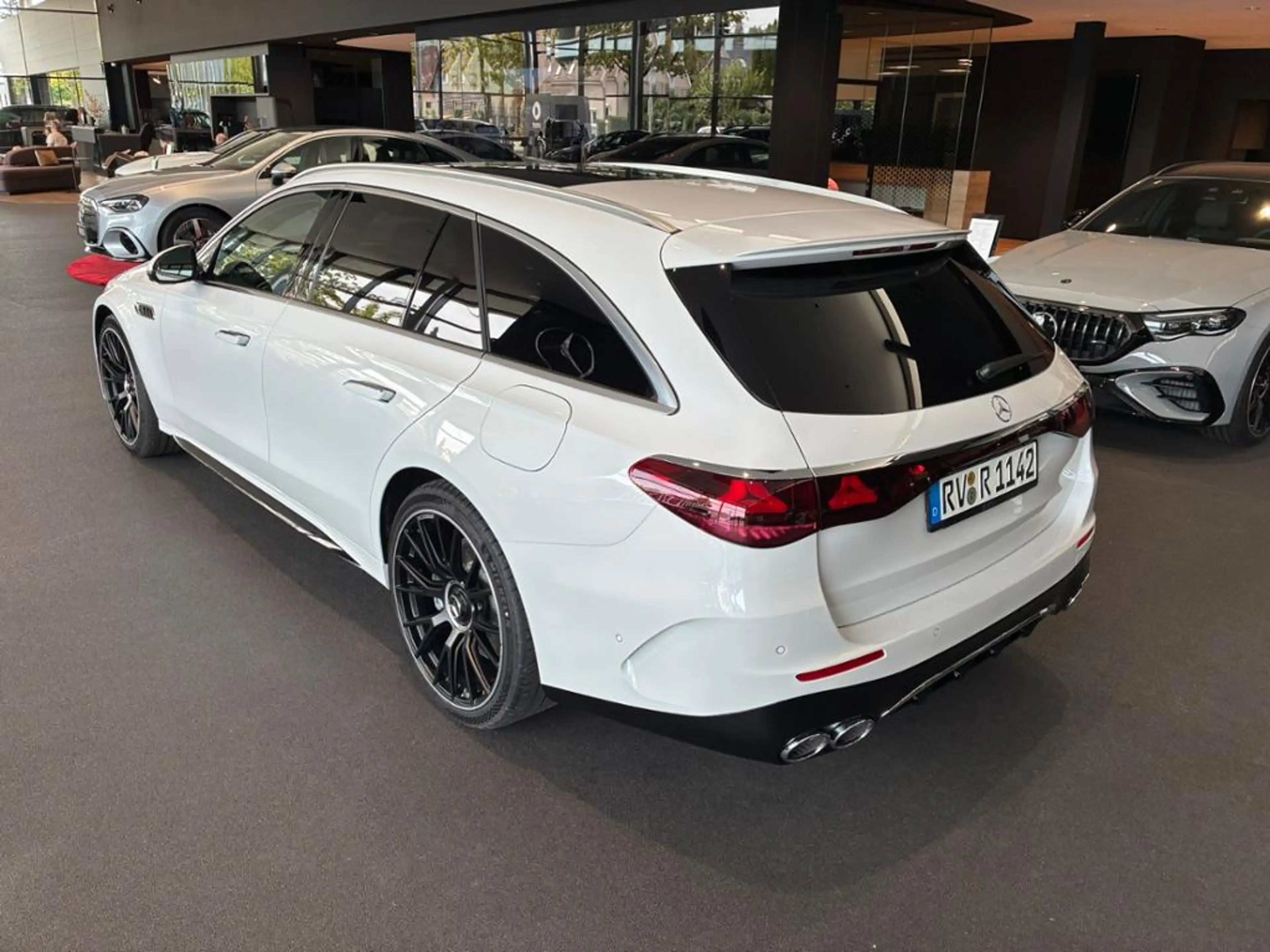 Mercedes-Benz E 53 AMG E 53 T AMG HYBRID PANO+AHK+HUD+SUPERSCREEN+360 — photo 7