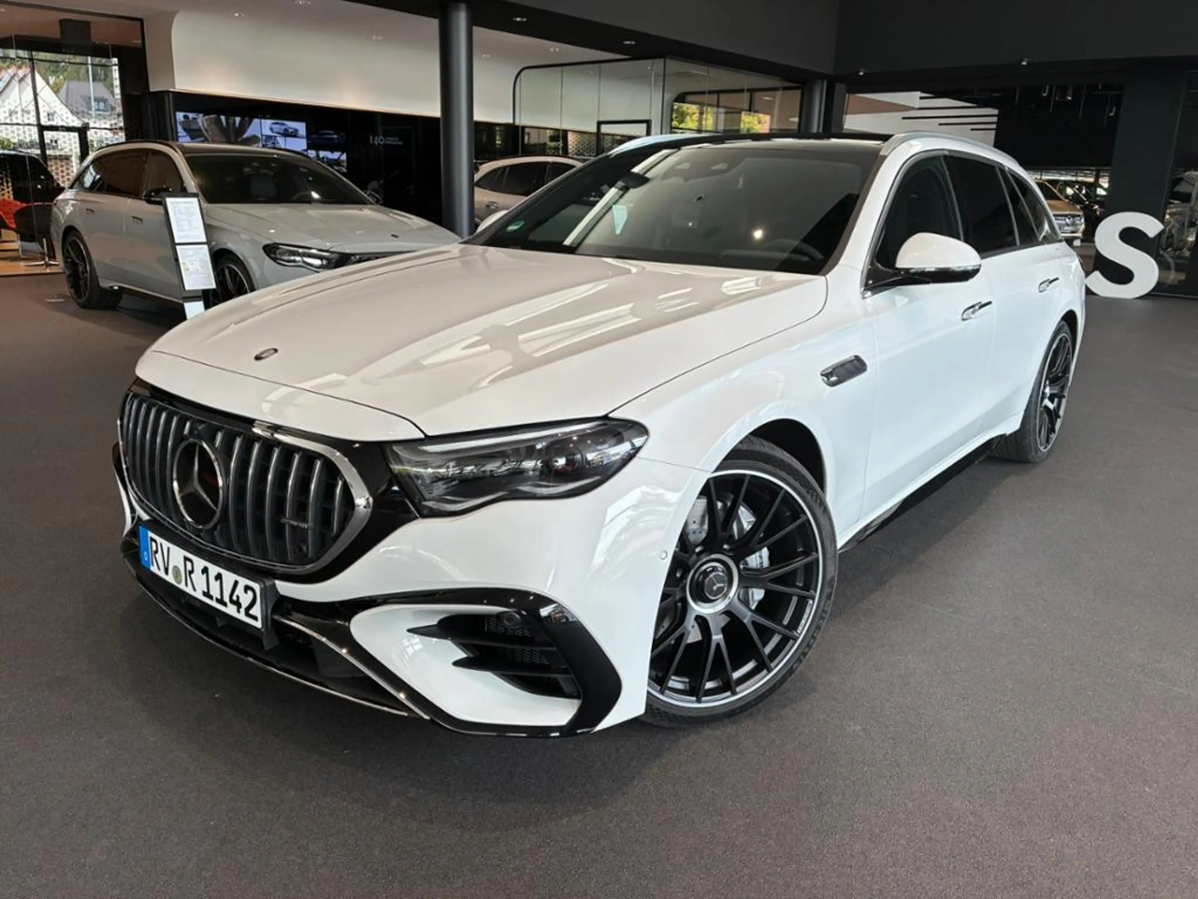 Mercedes-Benz E 53 AMG E 53 T AMG HYBRID PANO+AHK+HUD+SUPERSCREEN+360 — photo 2