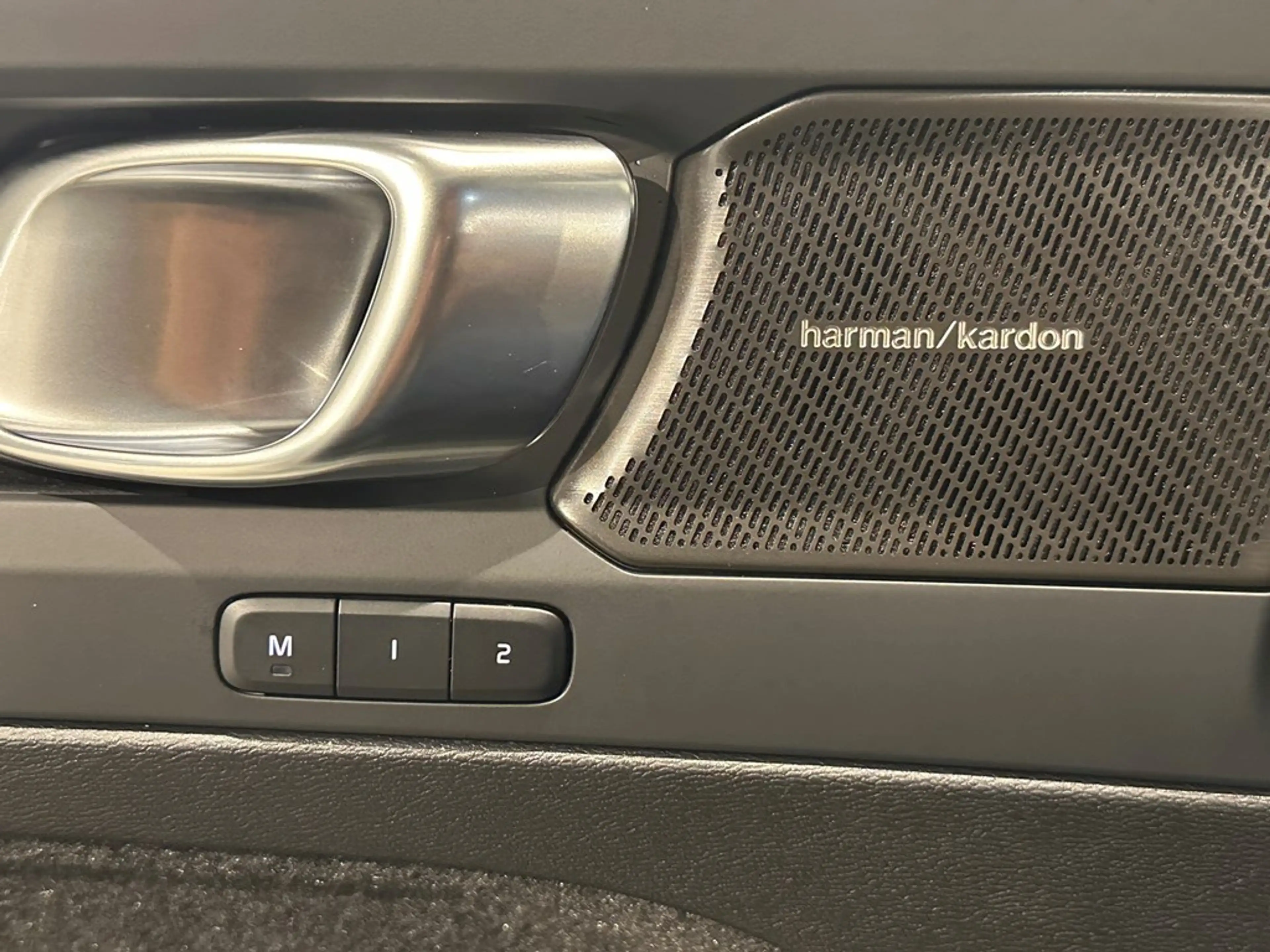 Volvo EC40 Recharge Ultra Extended Range — photo 7