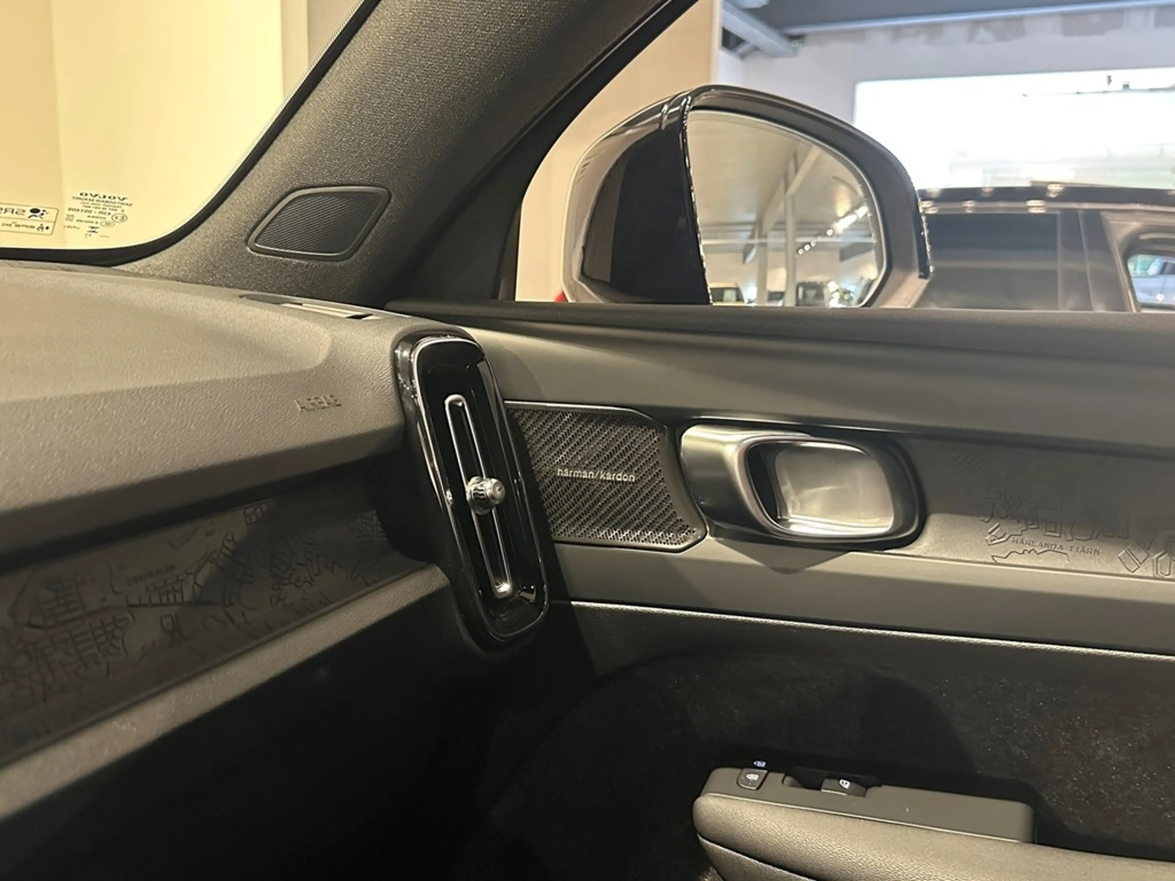 Volvo EC40 Recharge Ultra Extended Range — photo 8