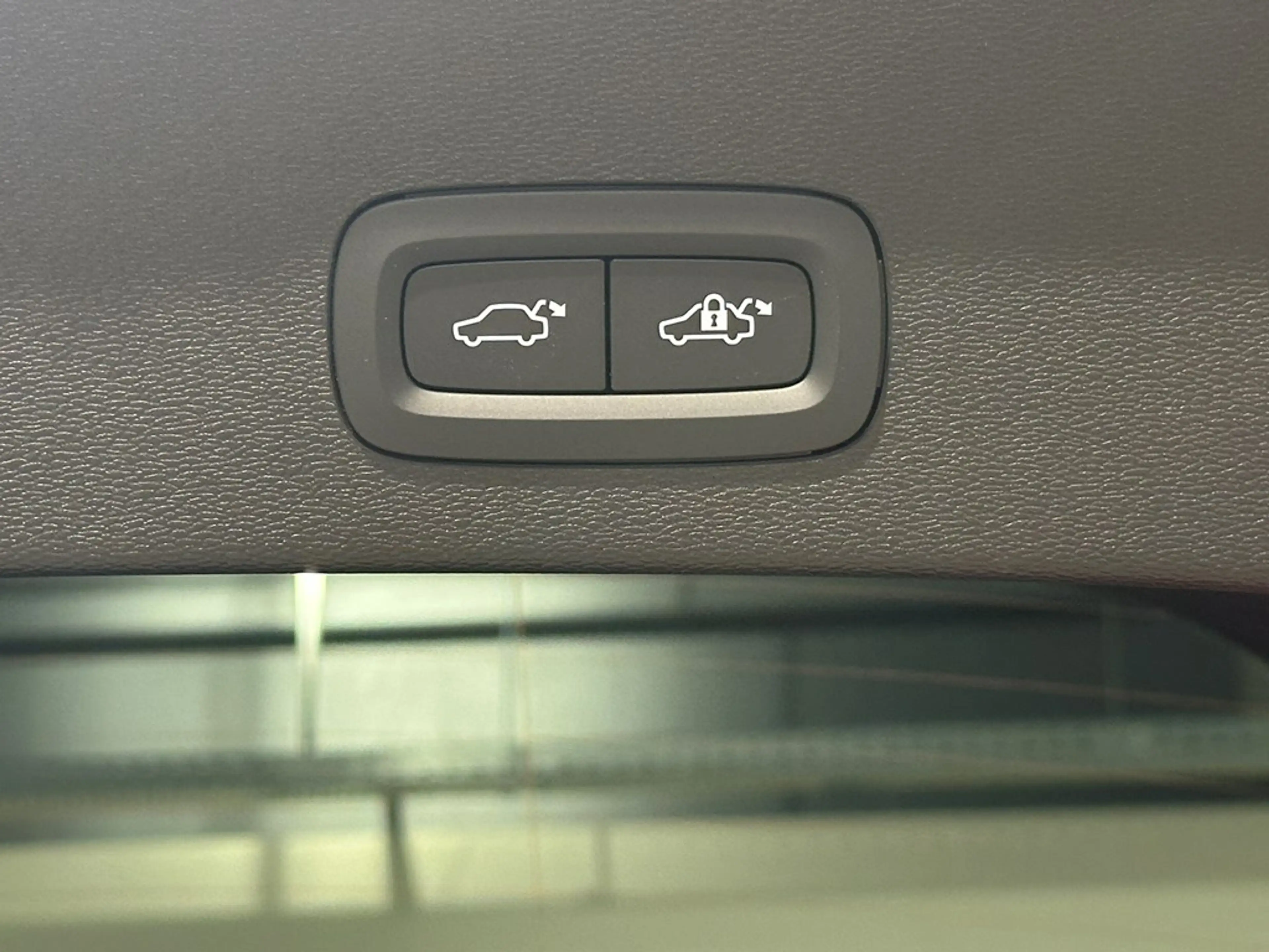 Volvo EC40 Recharge Ultra Extended Range — photo 11
