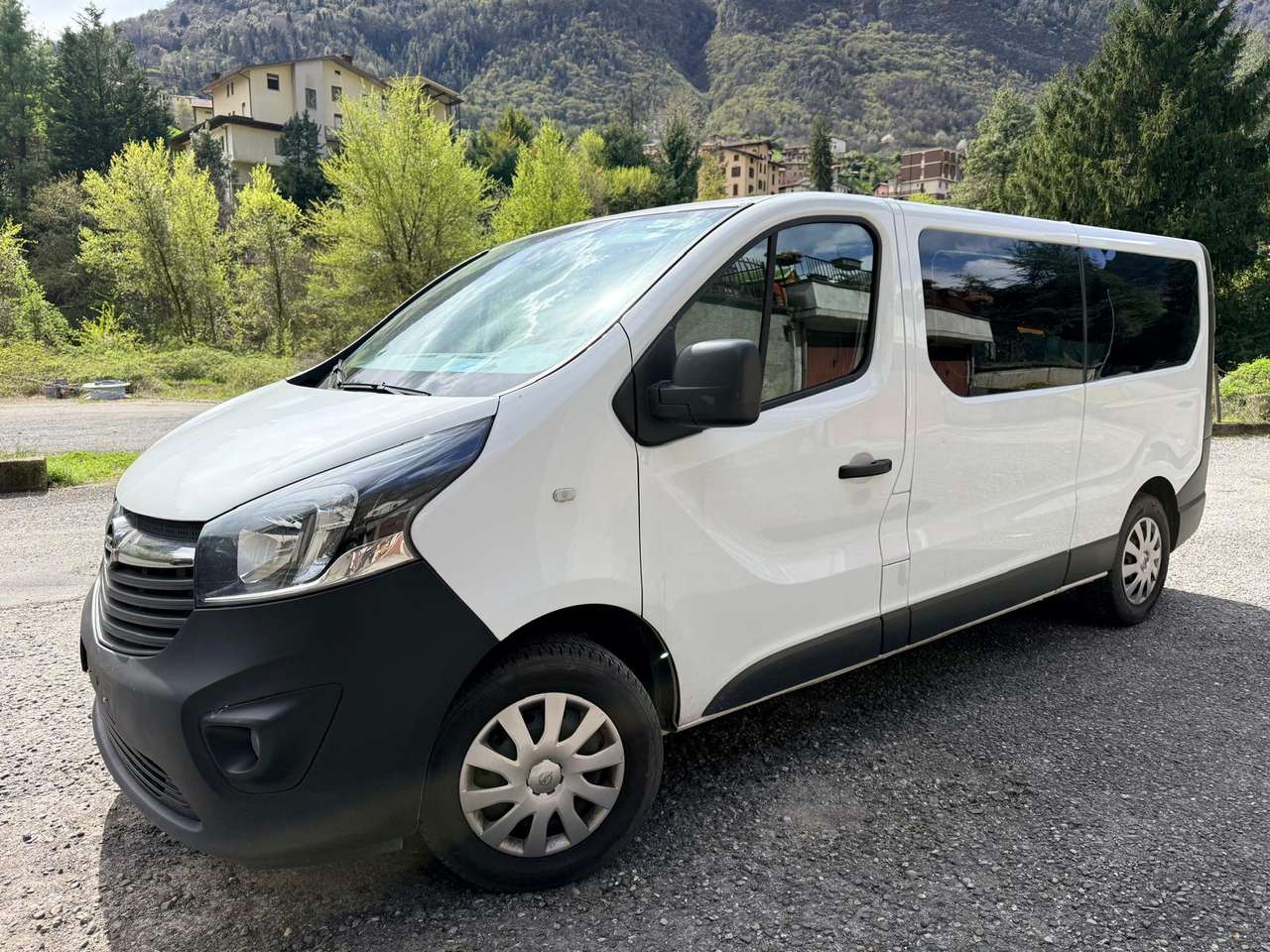 Opel Vivaro 8 posti L2 h1 passo lungo