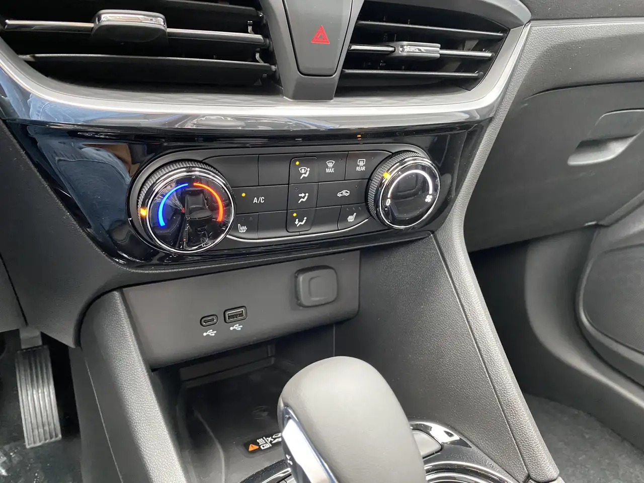 Buick Encore снимка Buick Encore