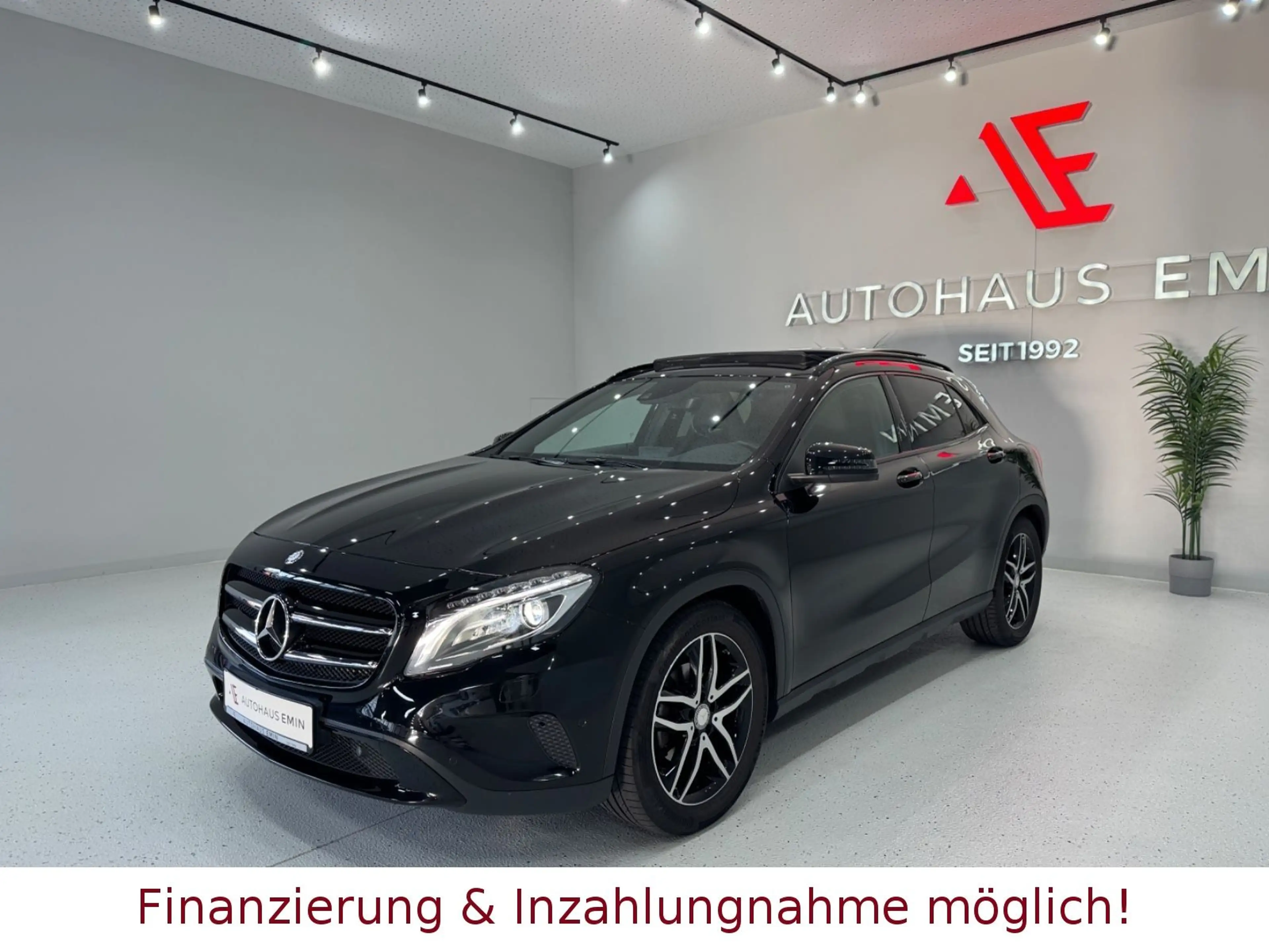 Mercedes-Benz GLA 220 d 4Matic *1.HAND,PANORAMA,LEDER,BI-XENON* — photo 3
