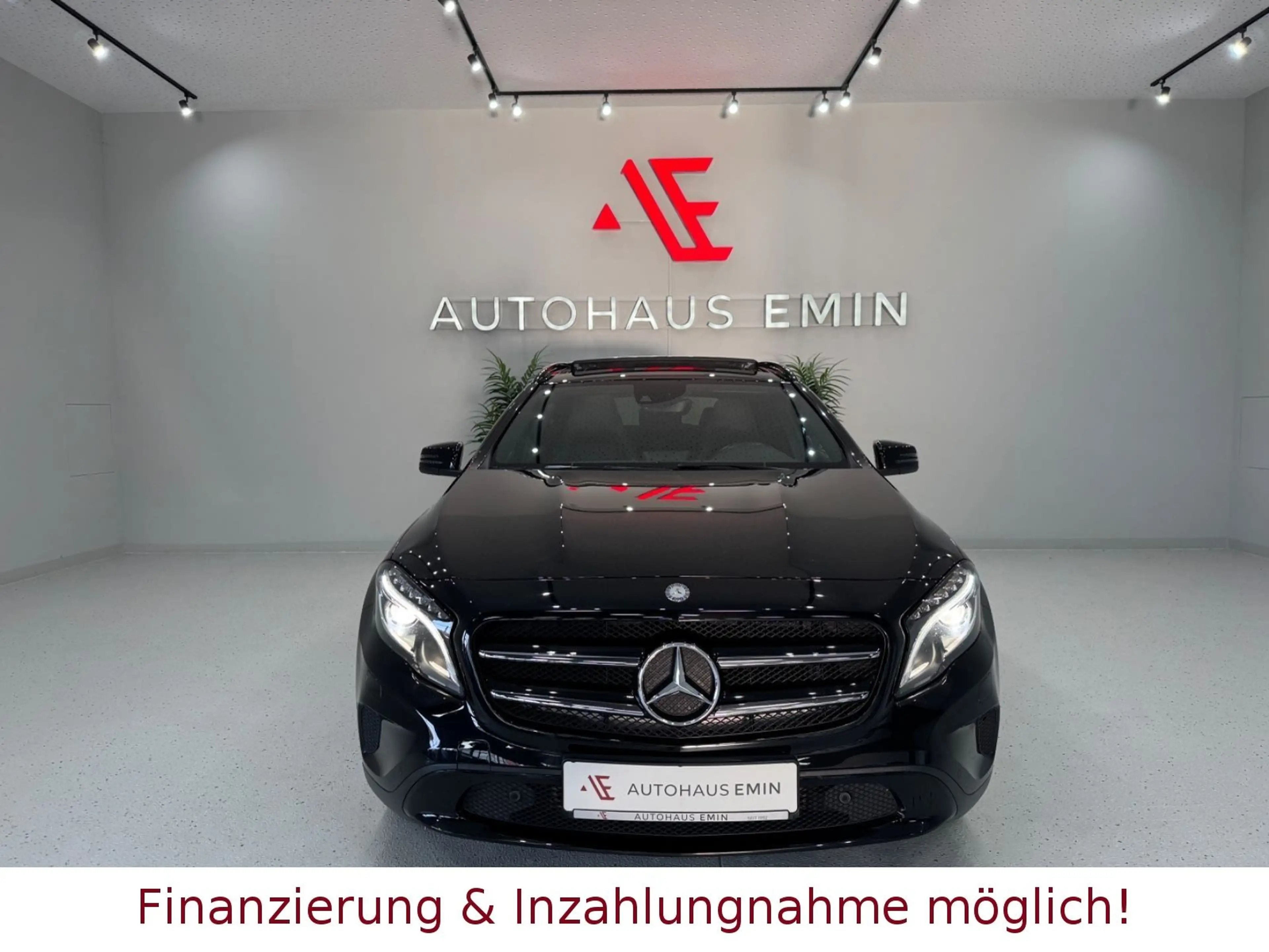 Mercedes-Benz GLA 220 d 4Matic *1.HAND,PANORAMA,LEDER,BI-XENON* — photo 2