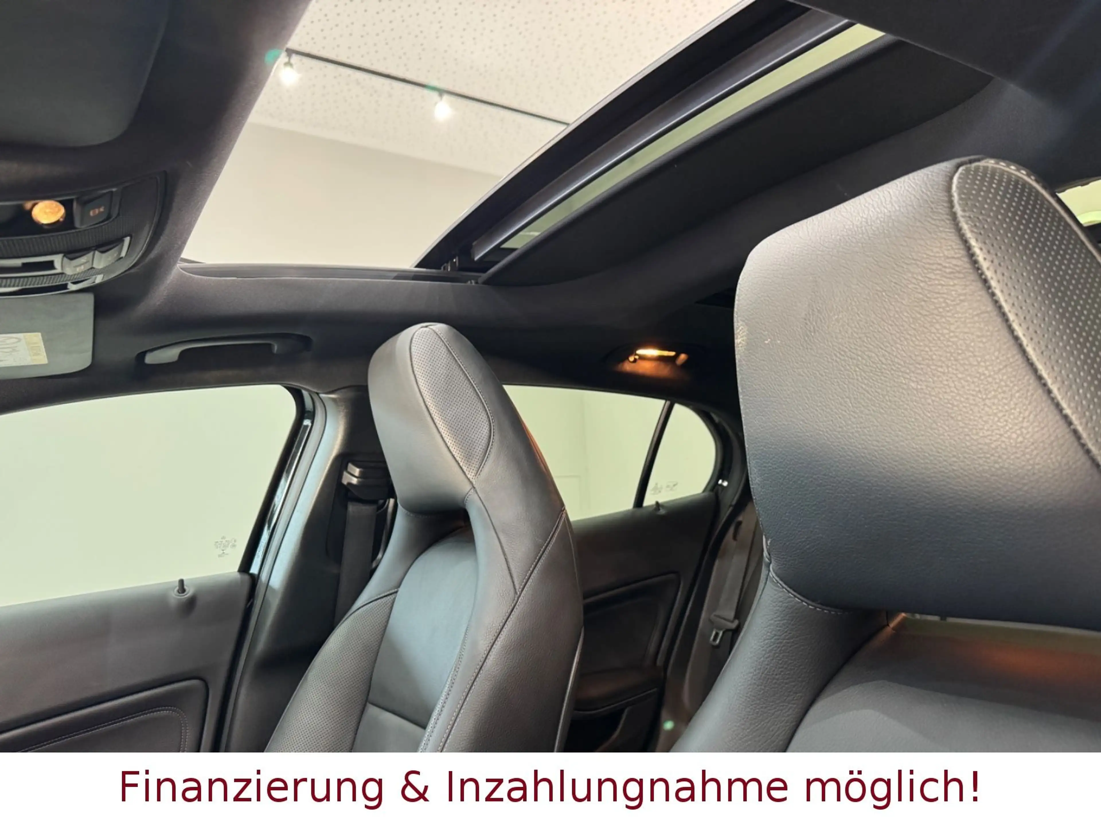 Mercedes-Benz GLA 220 d 4Matic *1.HAND,PANORAMA,LEDER,BI-XENON* — photo 13